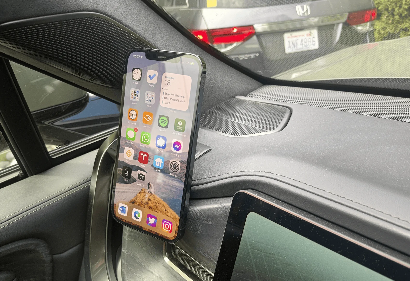 Rivian R1T R1S Mounting a cell phone.  Has anyone done it? 1660857382044