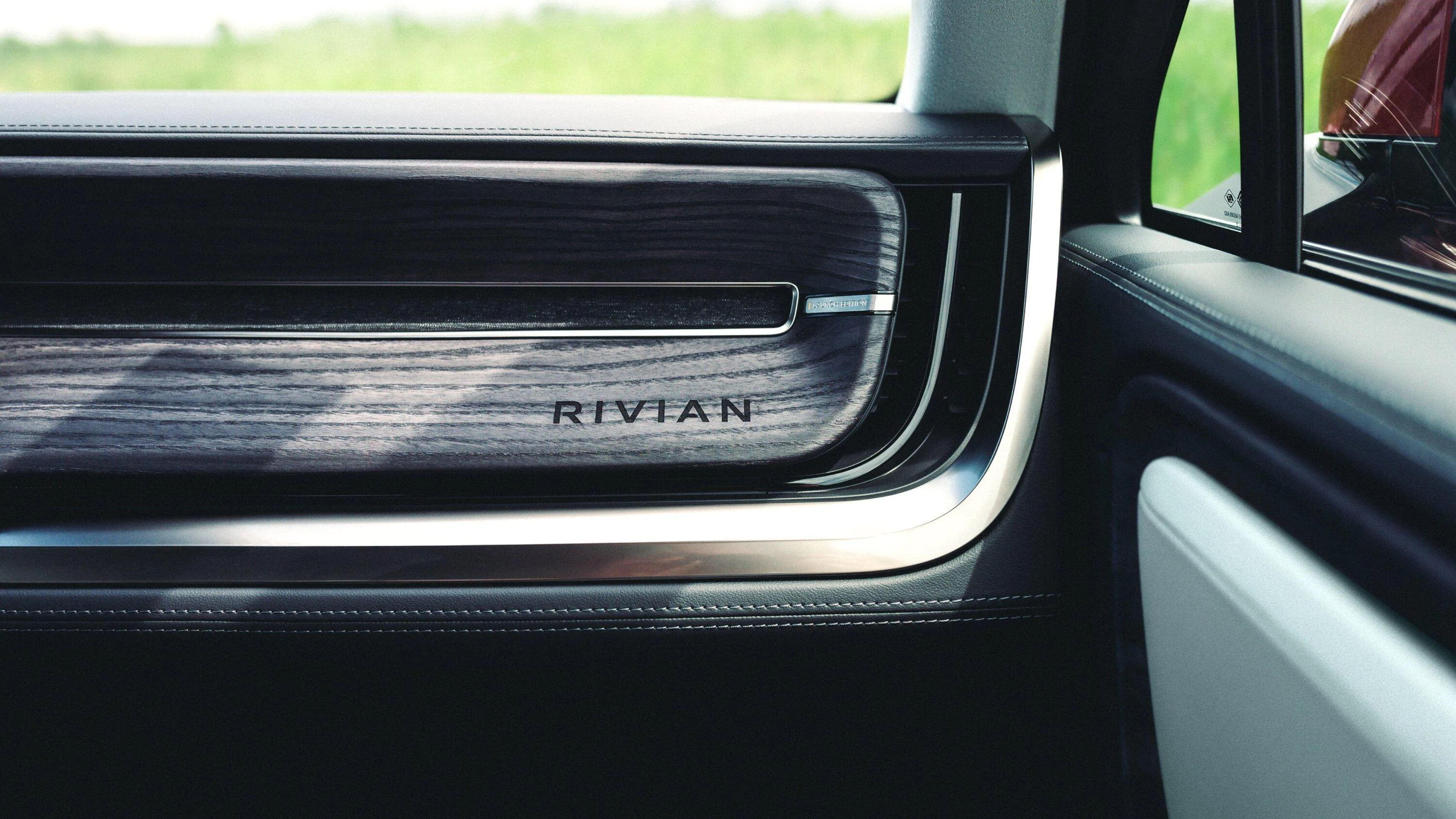 Rivian R1T R1S Email: Ocean Coast Design Update – Dark Ash Wood or Wrapped Vegan Leather Fadzq4NVQAYQK1G