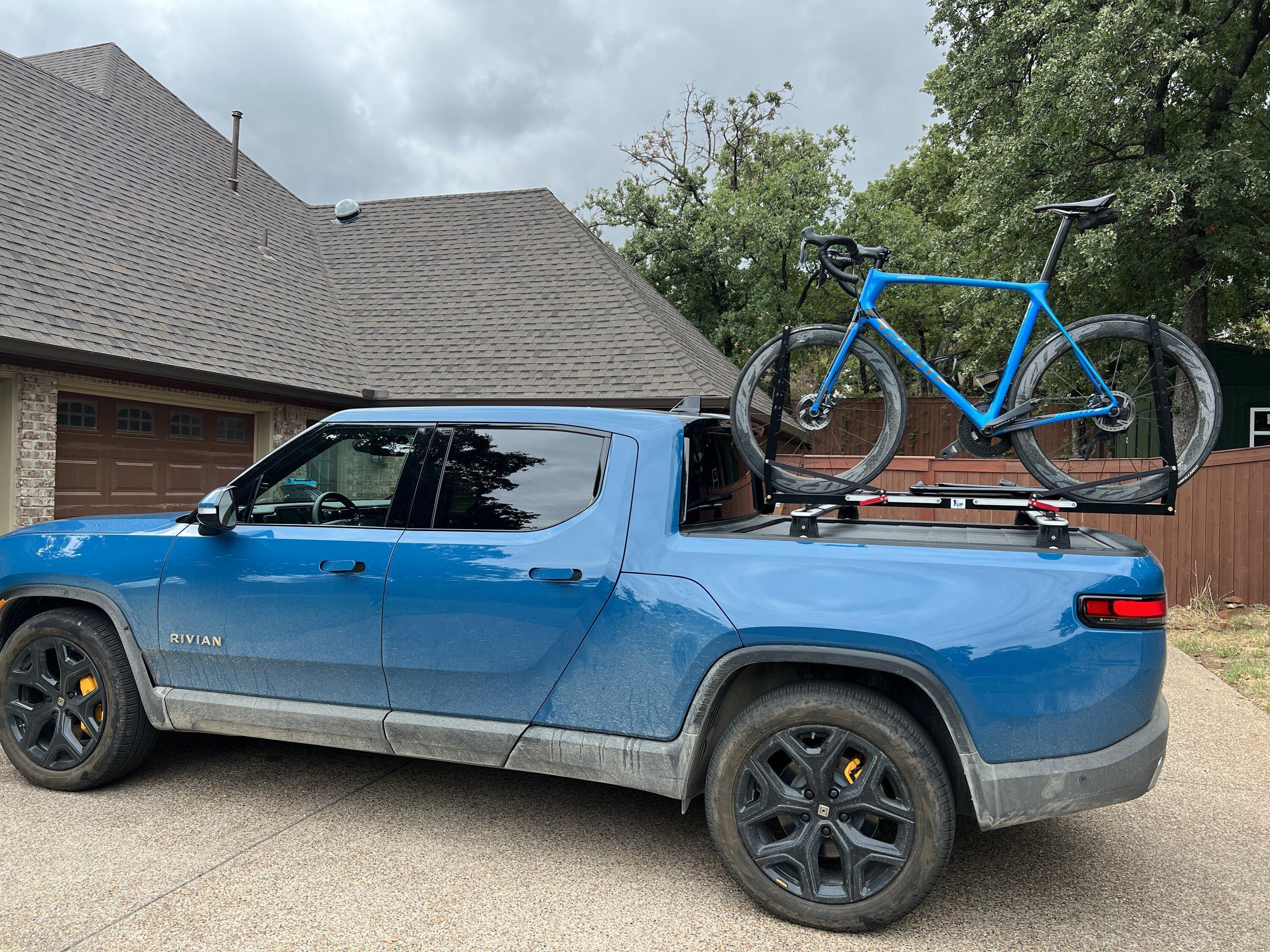 Rivian R1T R1S 1up rack fitment on bed crossbars IMG_1741.JPG