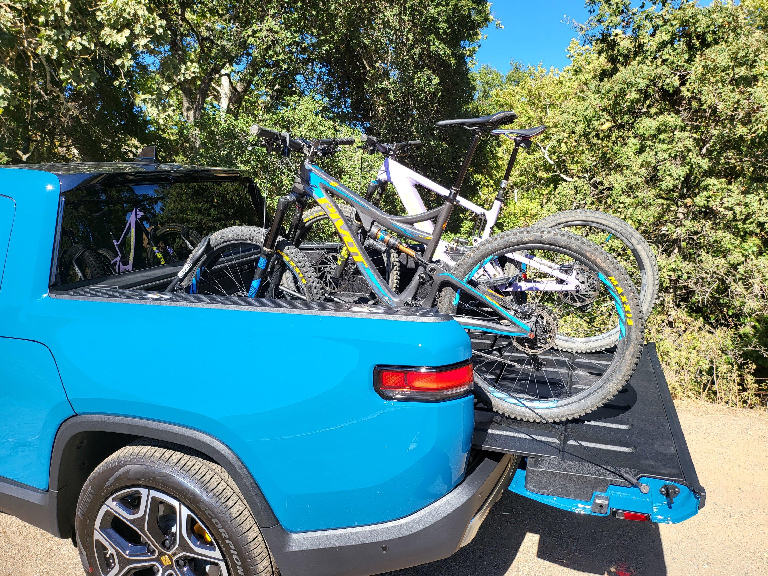 Rivian R1T R1S Ultimate MTB / Bike Carrier installed 20220812_162647