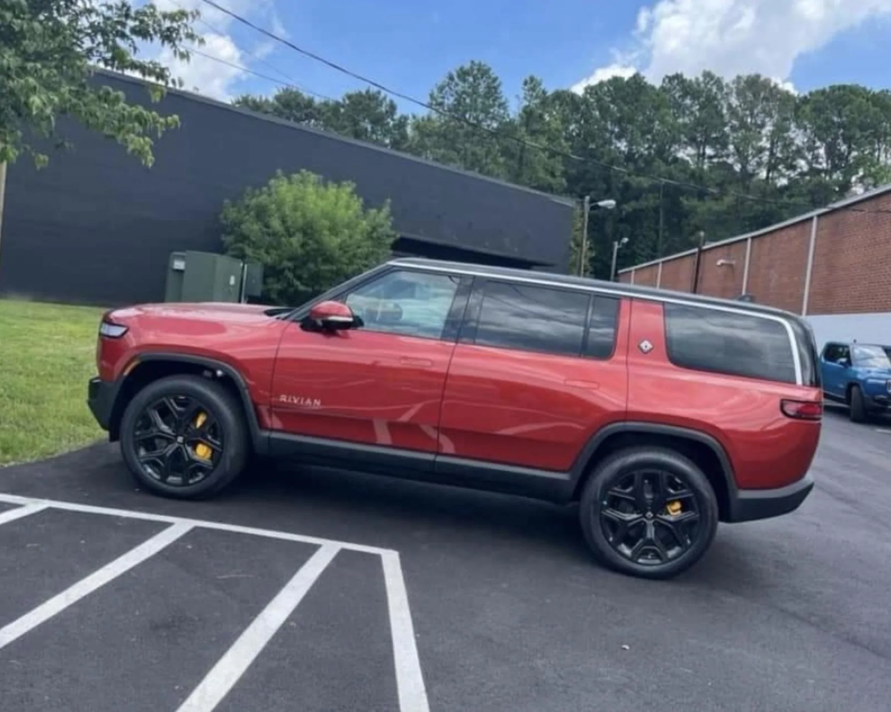 Rivian R1T R1S RED CANYON Rivian Photos Screen Shot 2022-08-20 at 8.33.29 AM