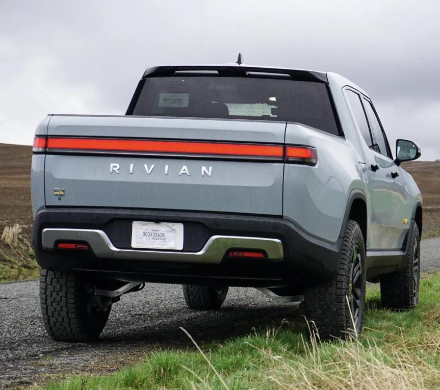 Rivian R1T R1S First customer R1S in WA State? (Spotted at Bellevue Service Center) F218870C-A0CD-430D-AB83-B943D3B2C76D