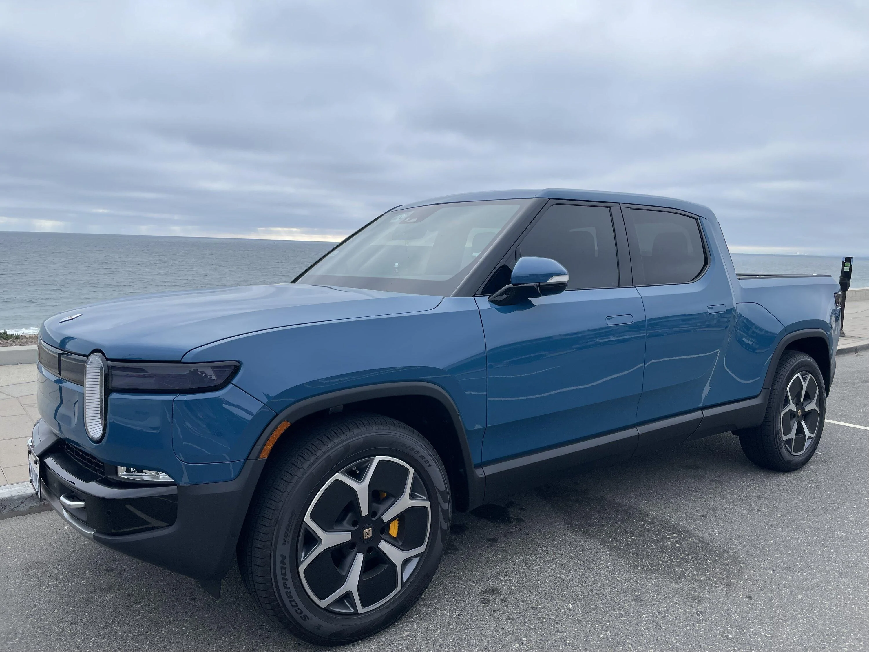 Rivian R1T R1S TWRAPS Light Smoke Headlight // DIY Install IMG_9363