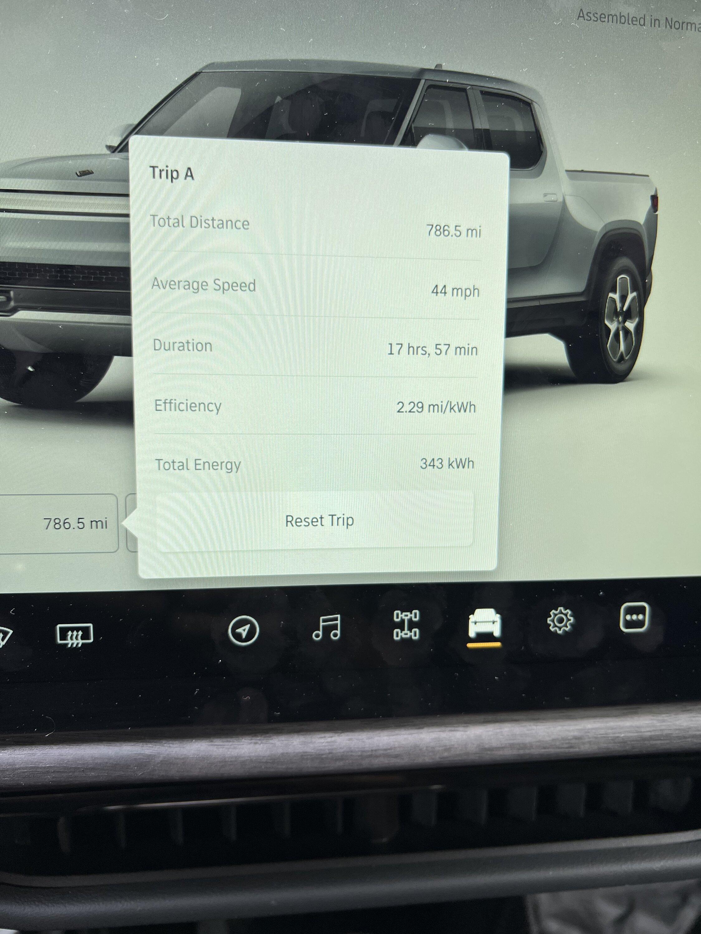 Rivian R1T R1S First Long trip DDC97D70-63E8-4EE7-8E2C-38CB0B9B8155