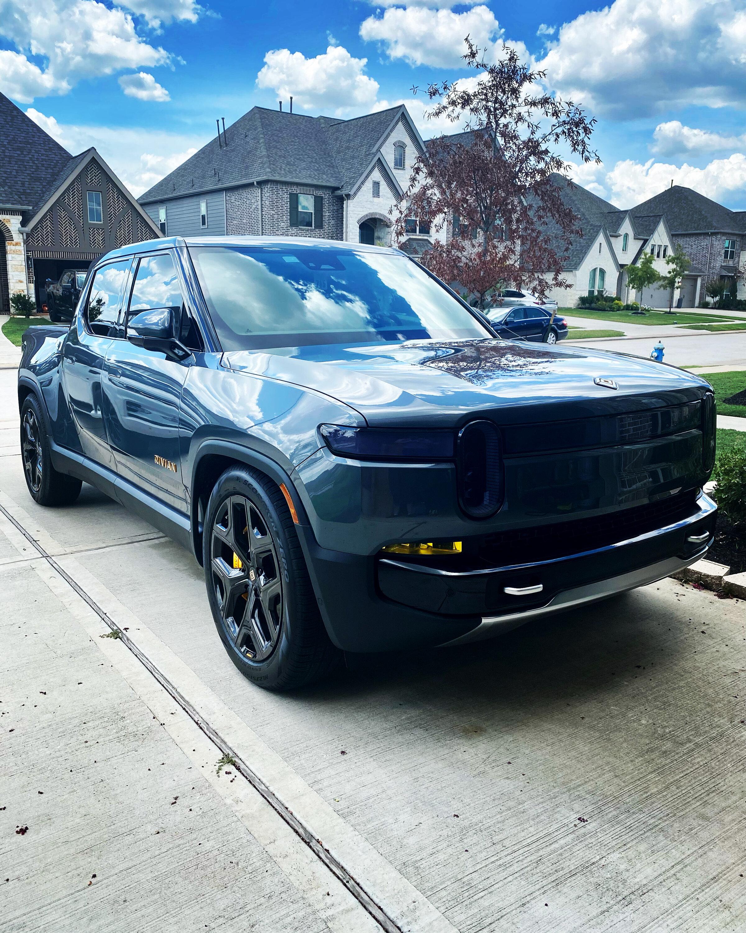 Rivian R1T R1S High Resolution Rivian Vehicle Image Request E738E6E4-A24A-4061-8C9C-9451F87676A7