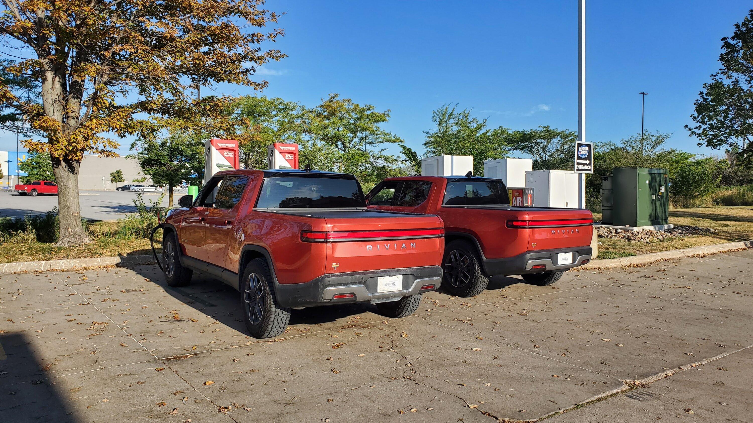 Rivian R1T R1S Iowa anyone? 20220819_081622