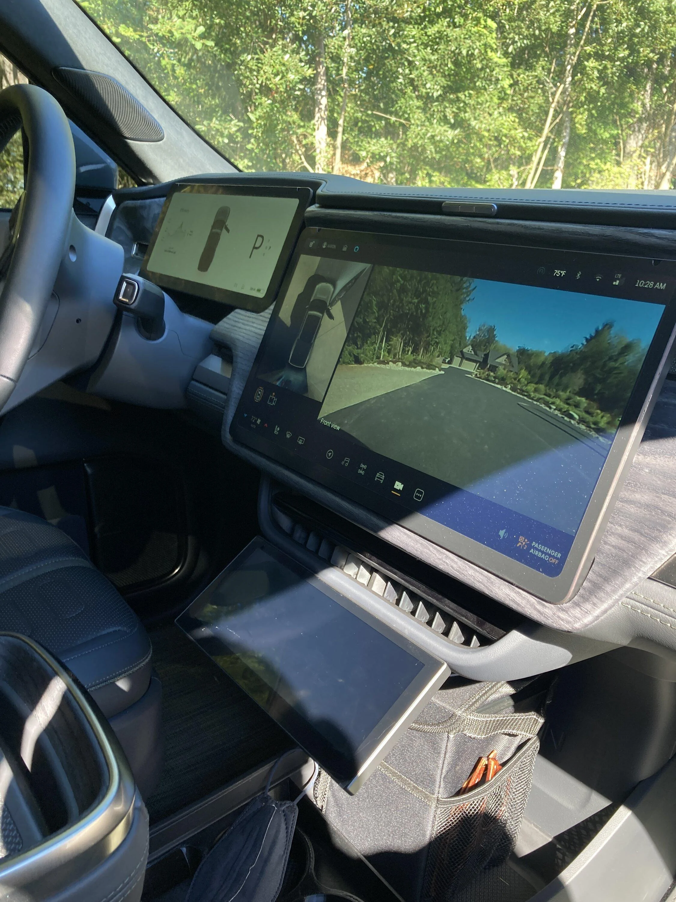 Rivian R1T R1S I added CarPlay to my R1T C557D5BE-B805-423A-B837-4D32DFA3EA30