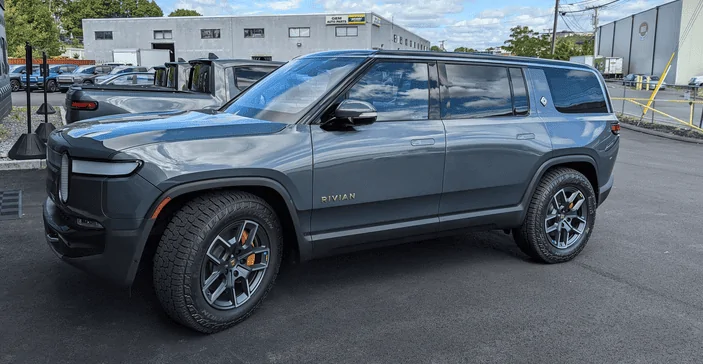 Rivian R1T R1S Four R1S spotted at Chicago Service Center 1661283337495
