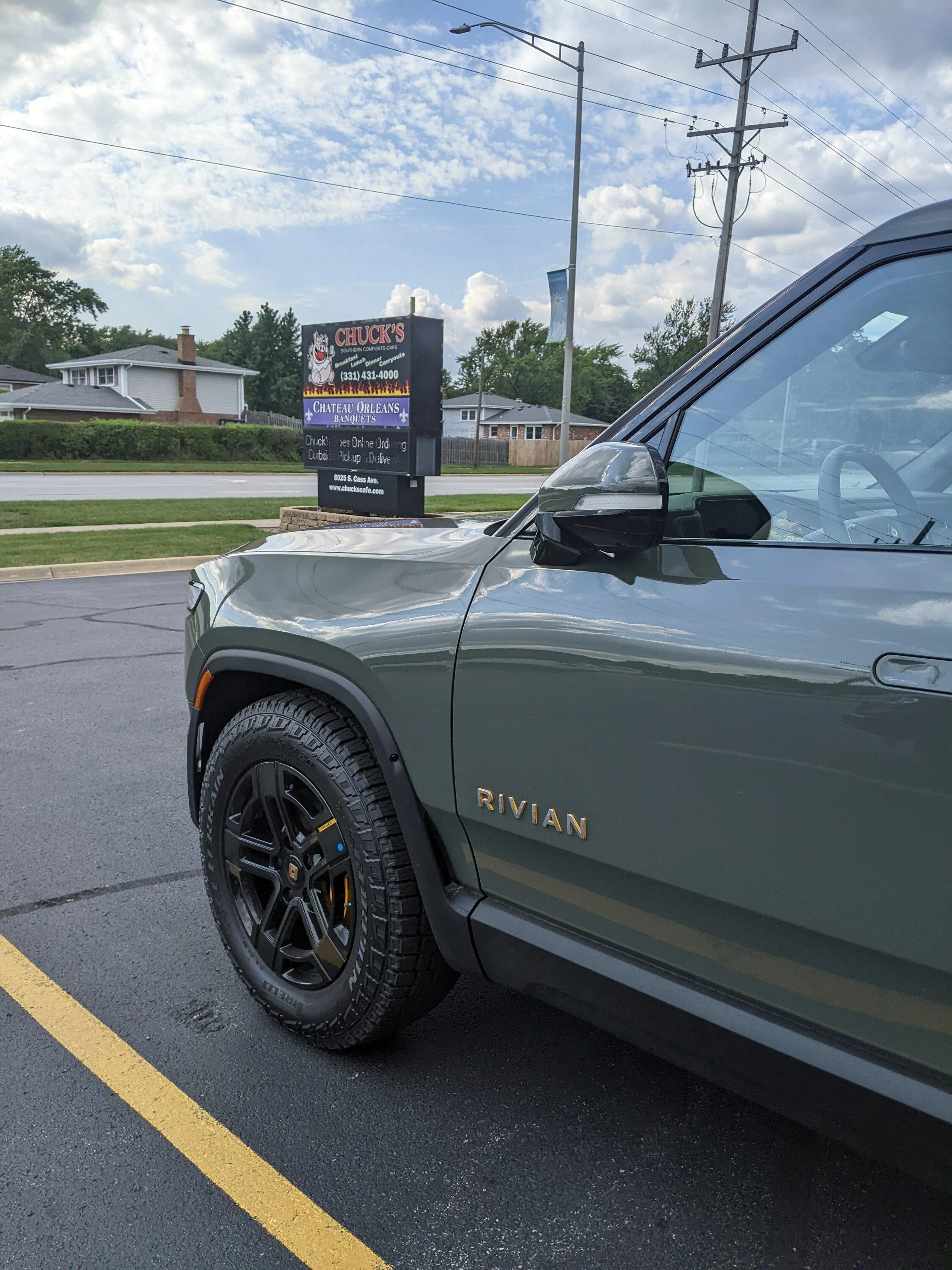 Rivian R1T R1S Chicago Rivian Sales Location Under Construction PXL_20220823_211102960