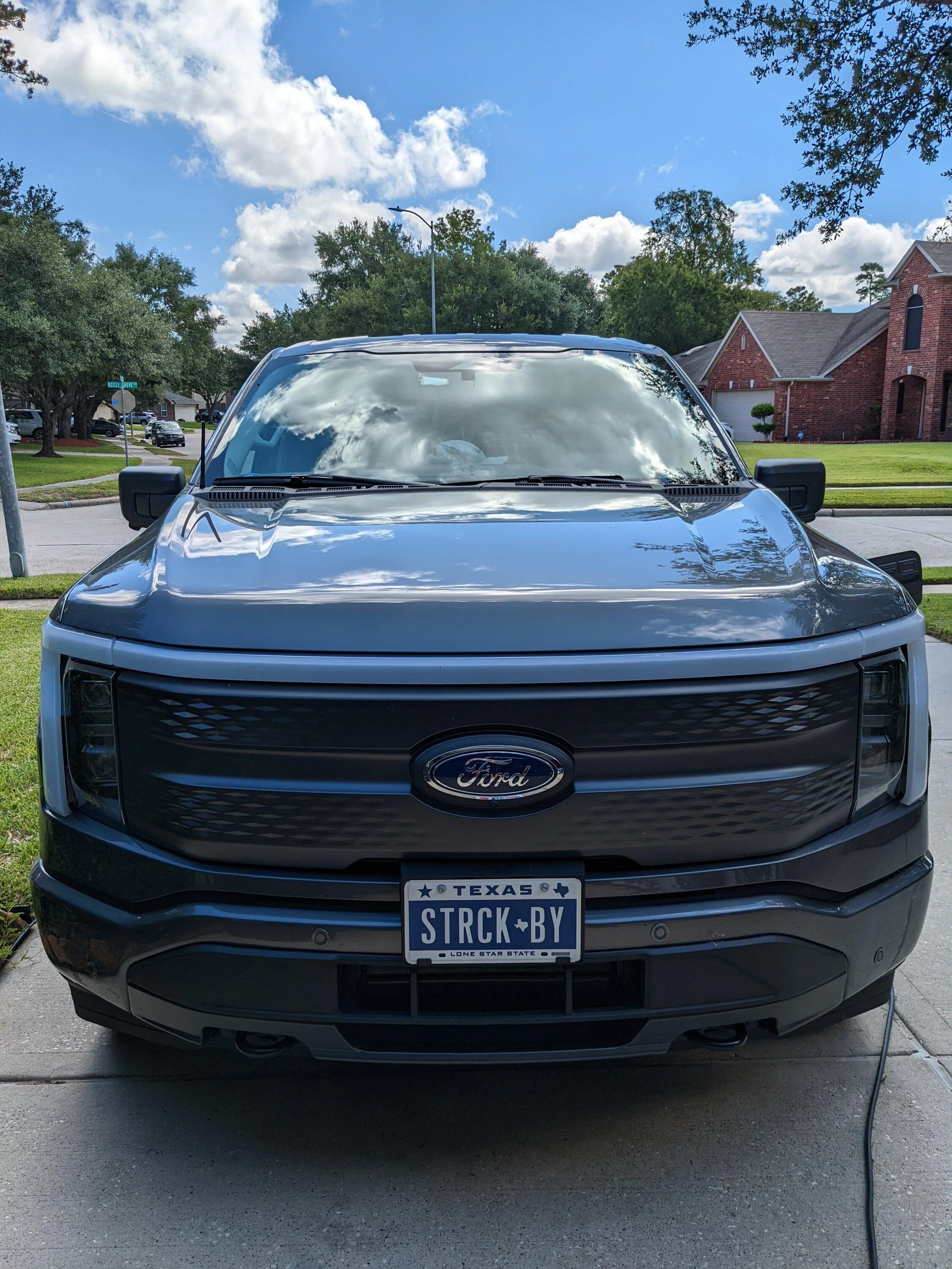 Rivian R1T R1S I got my Lightning! PXL_20220813_161814526.MP