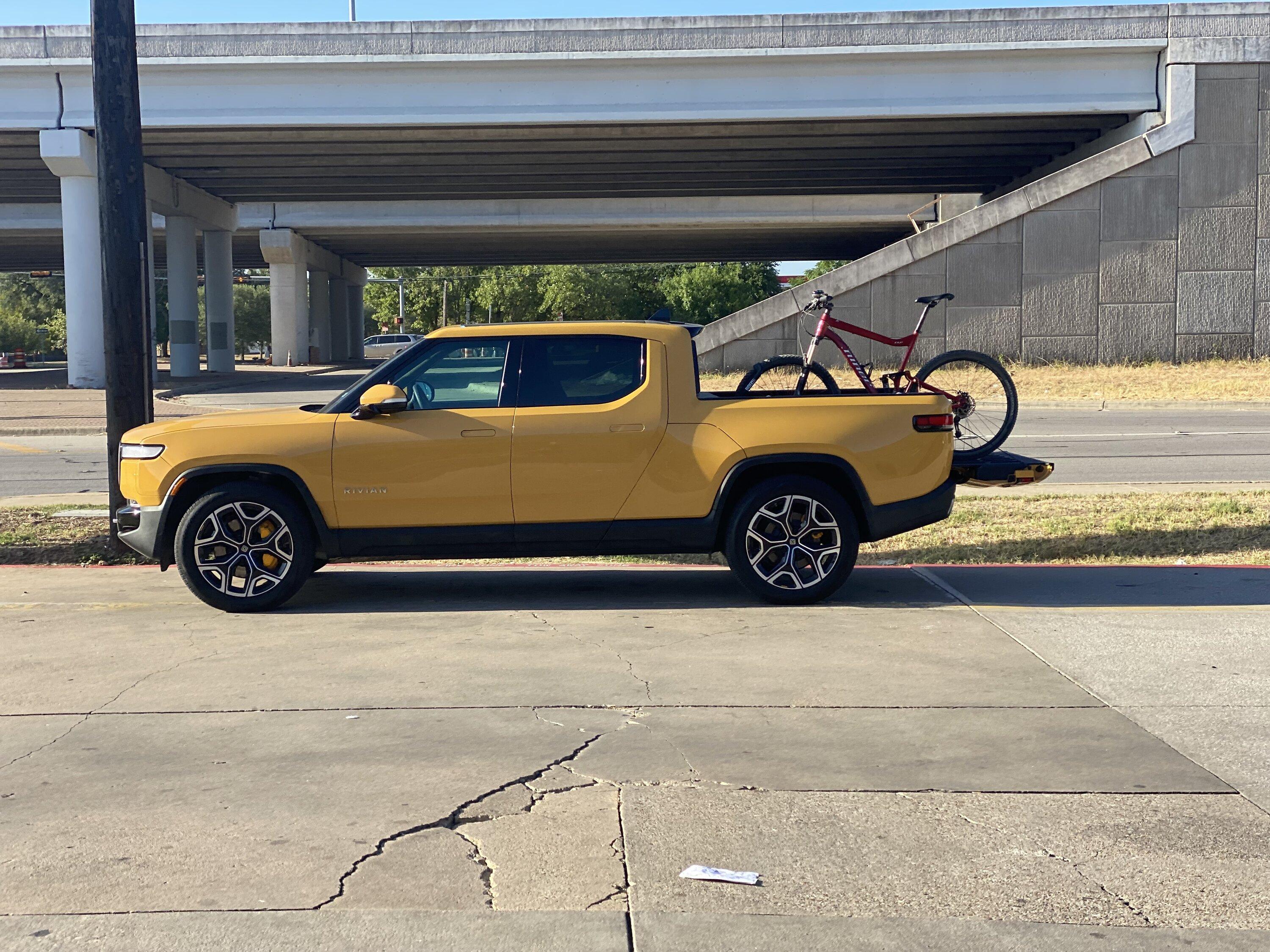 Rivian R1T R1S COMPASS YELLOW R1T Photos IMG_8168