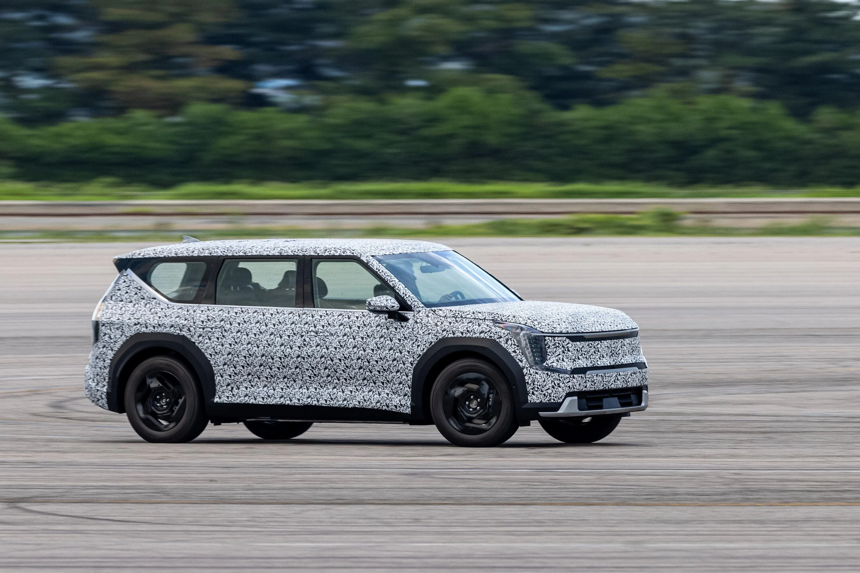 Rivian R1T R1S Kia EV9 - Final Testing - Q1 2023 Launch 19329_The_Kia_EV9_undergoes_final_technical_testing_ahead_of_2023_world_debut