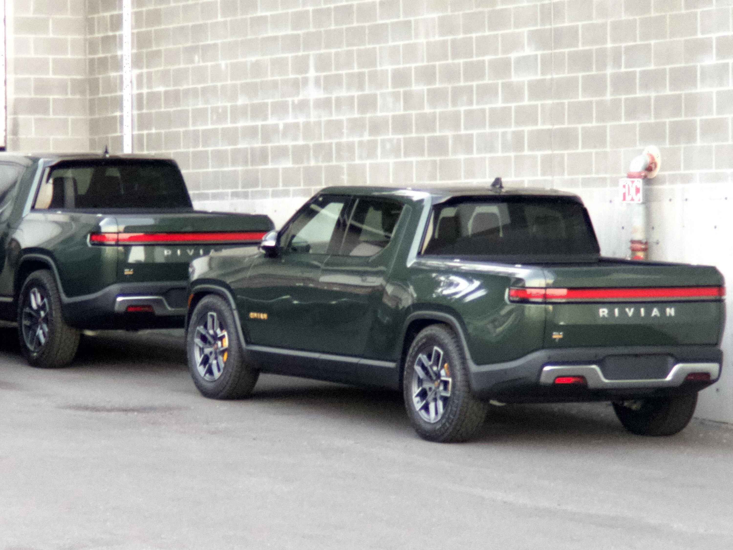 Rivian R1T R1S Portland (Unofficial) Service Location Moment-App-20220825194540971