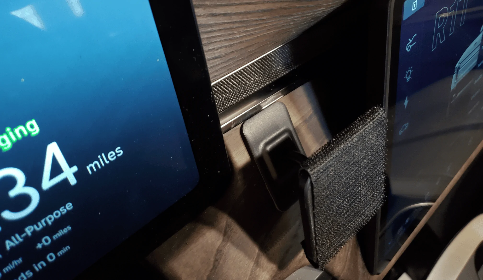 Rivian R1T R1S Mounting a cell phone.  Has anyone done it? 1661648880567