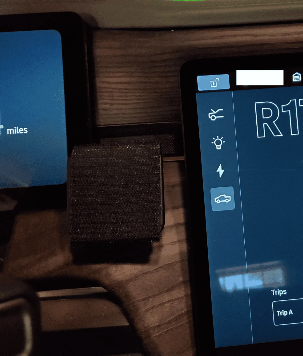Rivian R1T R1S Mounting a cell phone.  Has anyone done it? 1661648909683
