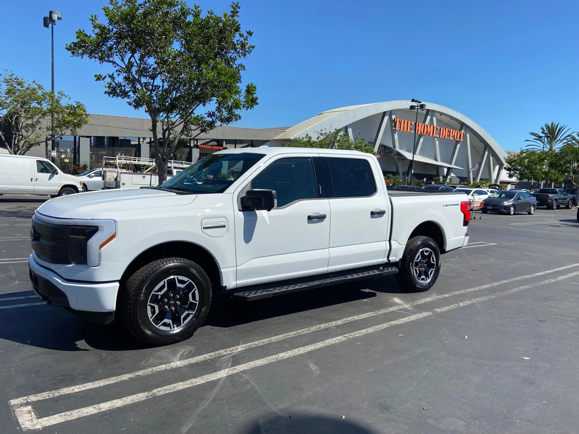 Rivian R1T R1S I got my Lightning! 7305B1A8-6076-4EAE-AA8B-A5EEA5DA991D