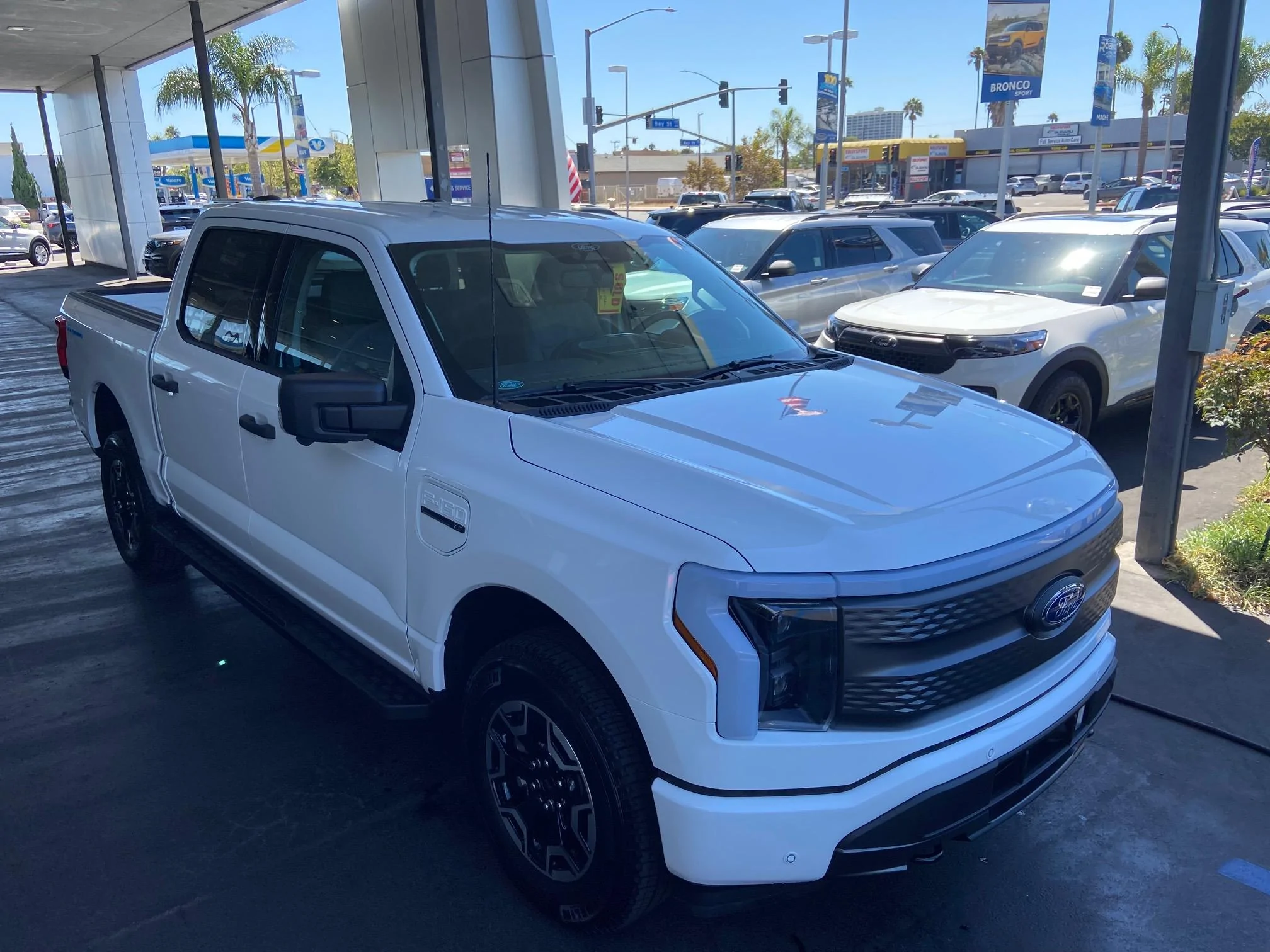Rivian R1T R1S I got my Lightning! DAC6D5B2-C8B7-414A-9973-A871D27BD4EF