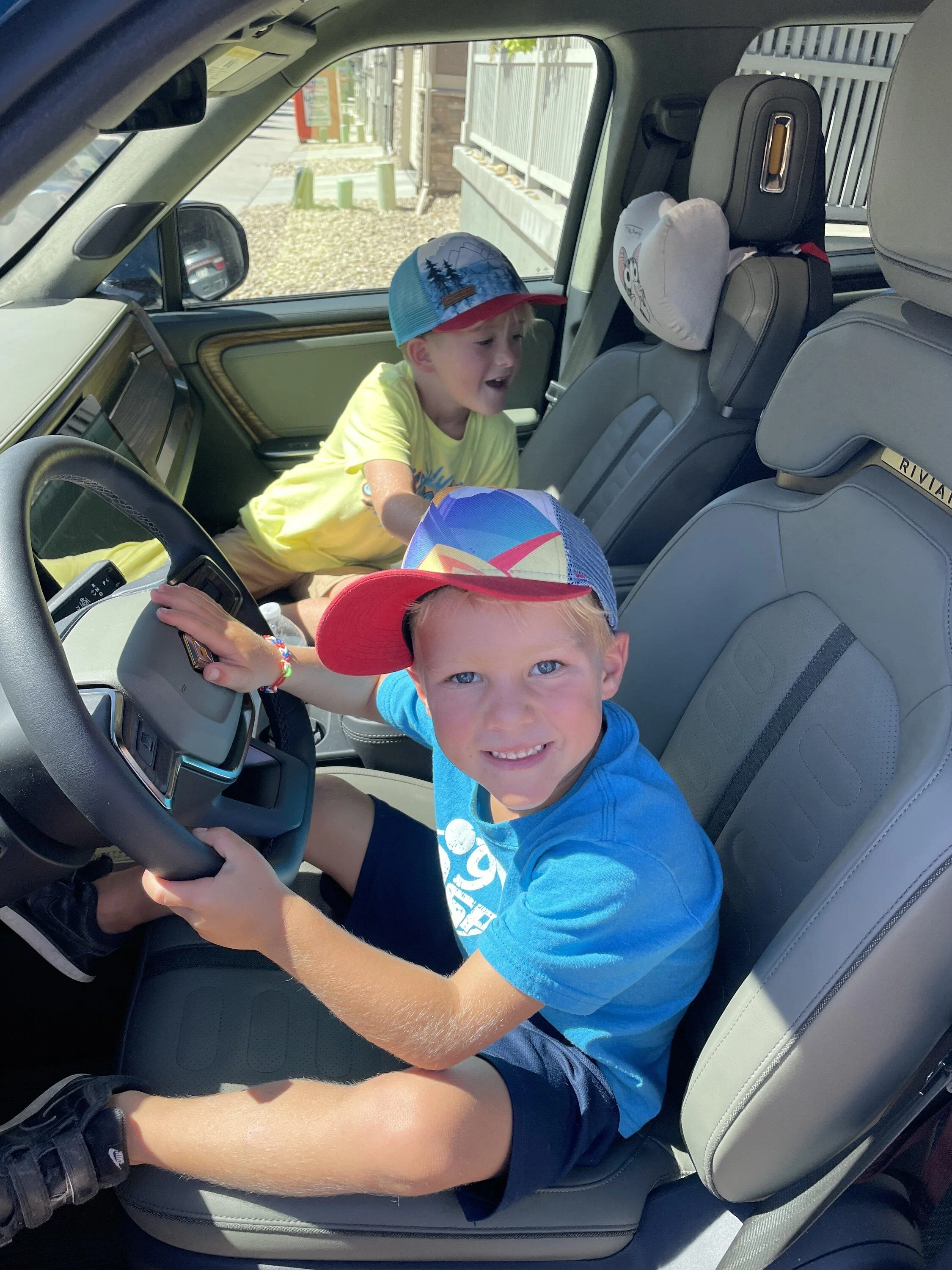 Rivian R1T R1S Colorado Checking In B4B8BBDC-9722-49D8-A7AB-5294A4E4799D