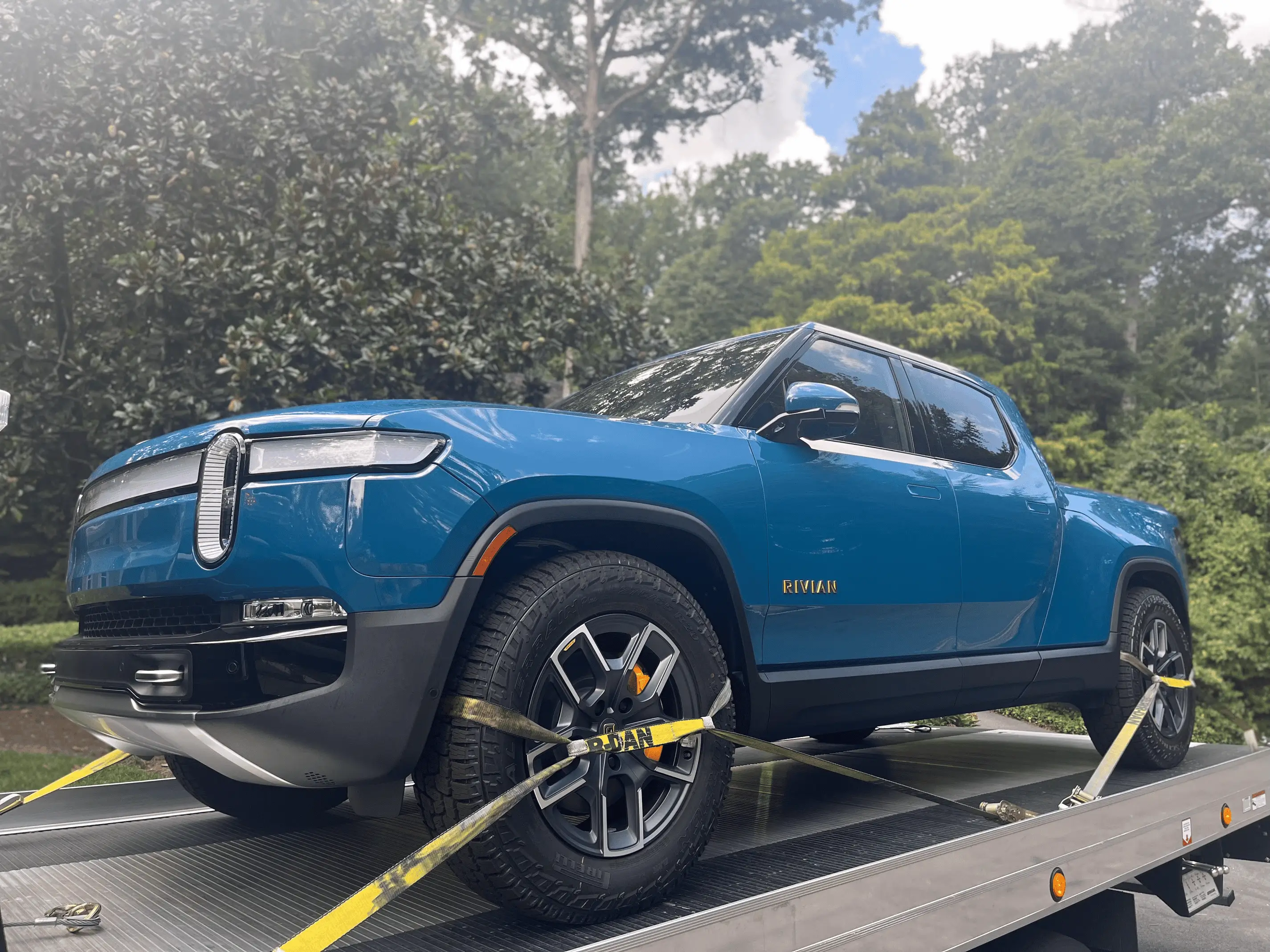 RIVIAN BLUE Rivian Photos | Page 16 | Rivian Forums - R1T R1S R2 R3 ...