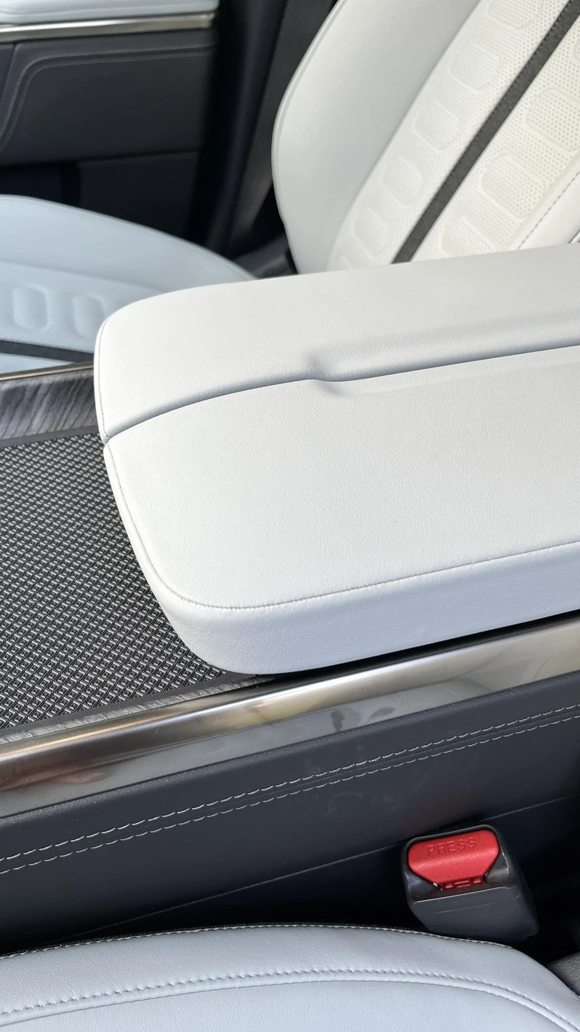 Rivian R1T R1S OCEAN COAST Rivian Interior Photos PirTqRE