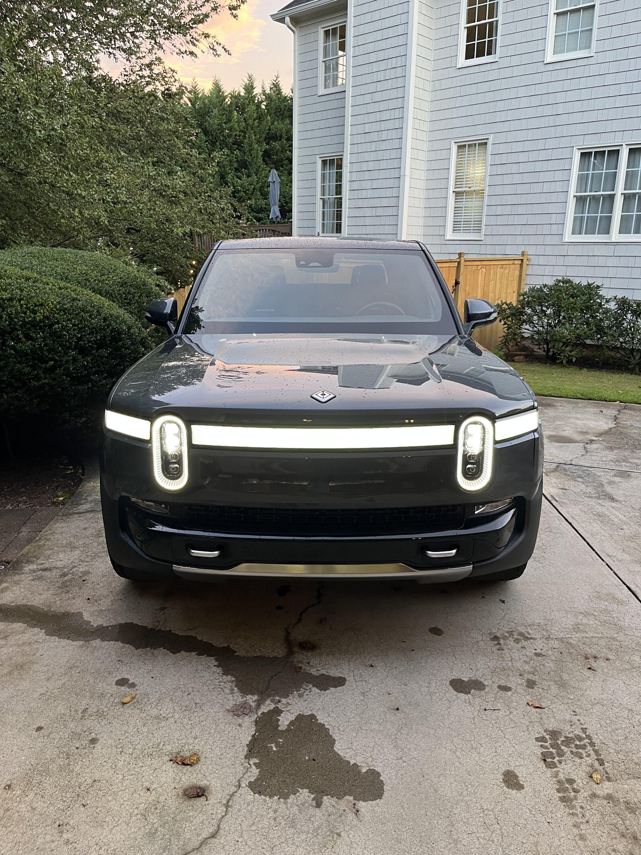 Rivian R1T R1S First look at @ “Introducing the R1 Shop” -- Rivian website to shop for R1T that delivers in 6-8 weeks F313C988-3C09-4A38-B1F3-1FFBB23518B1