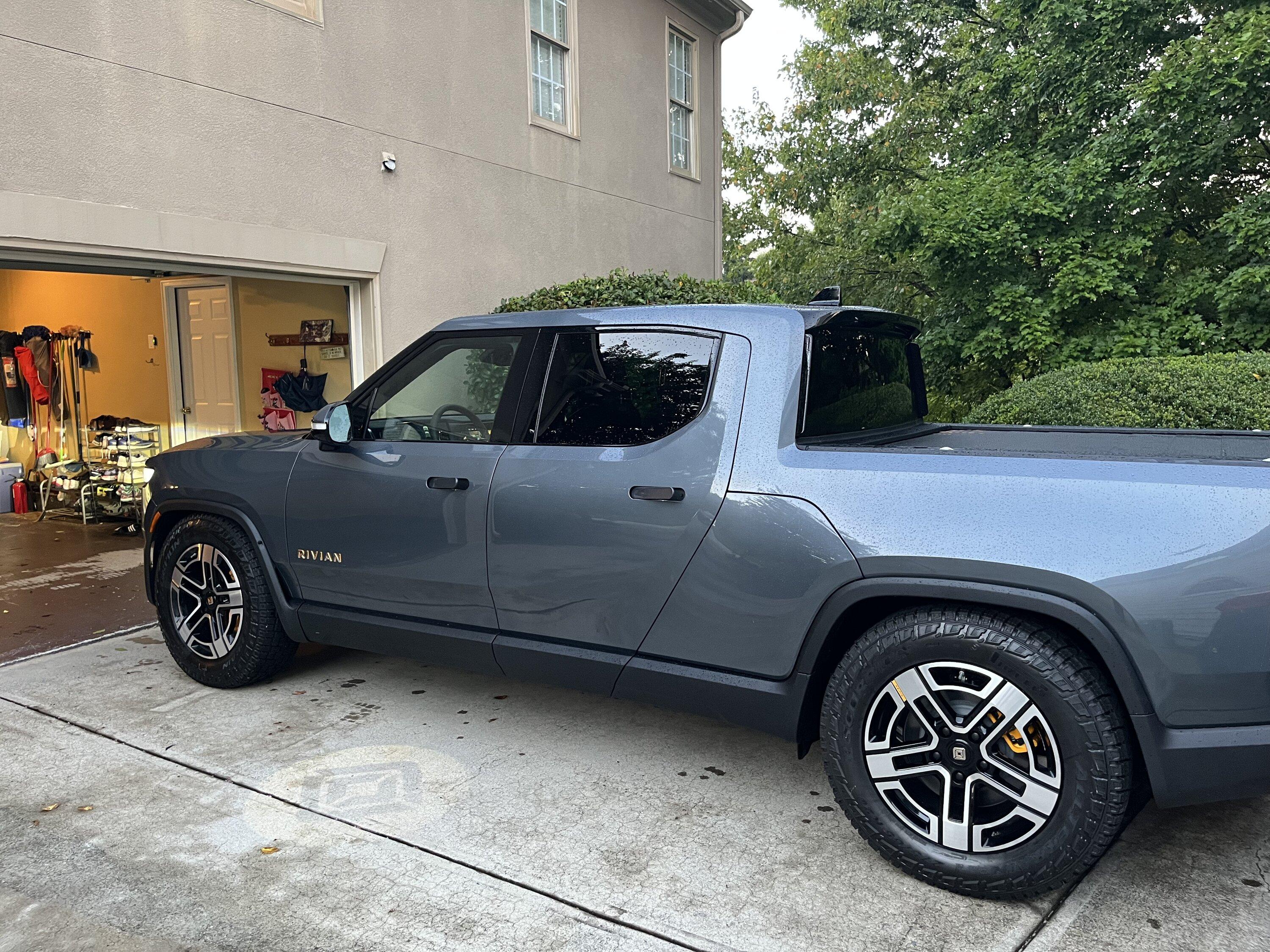 Rivian R1T R1S First look at @ “Introducing the R1 Shop” -- Rivian website to shop for R1T that delivers in 6-8 weeks E79644FE-2FEA-40CE-8AD7-817DFFD81DC6