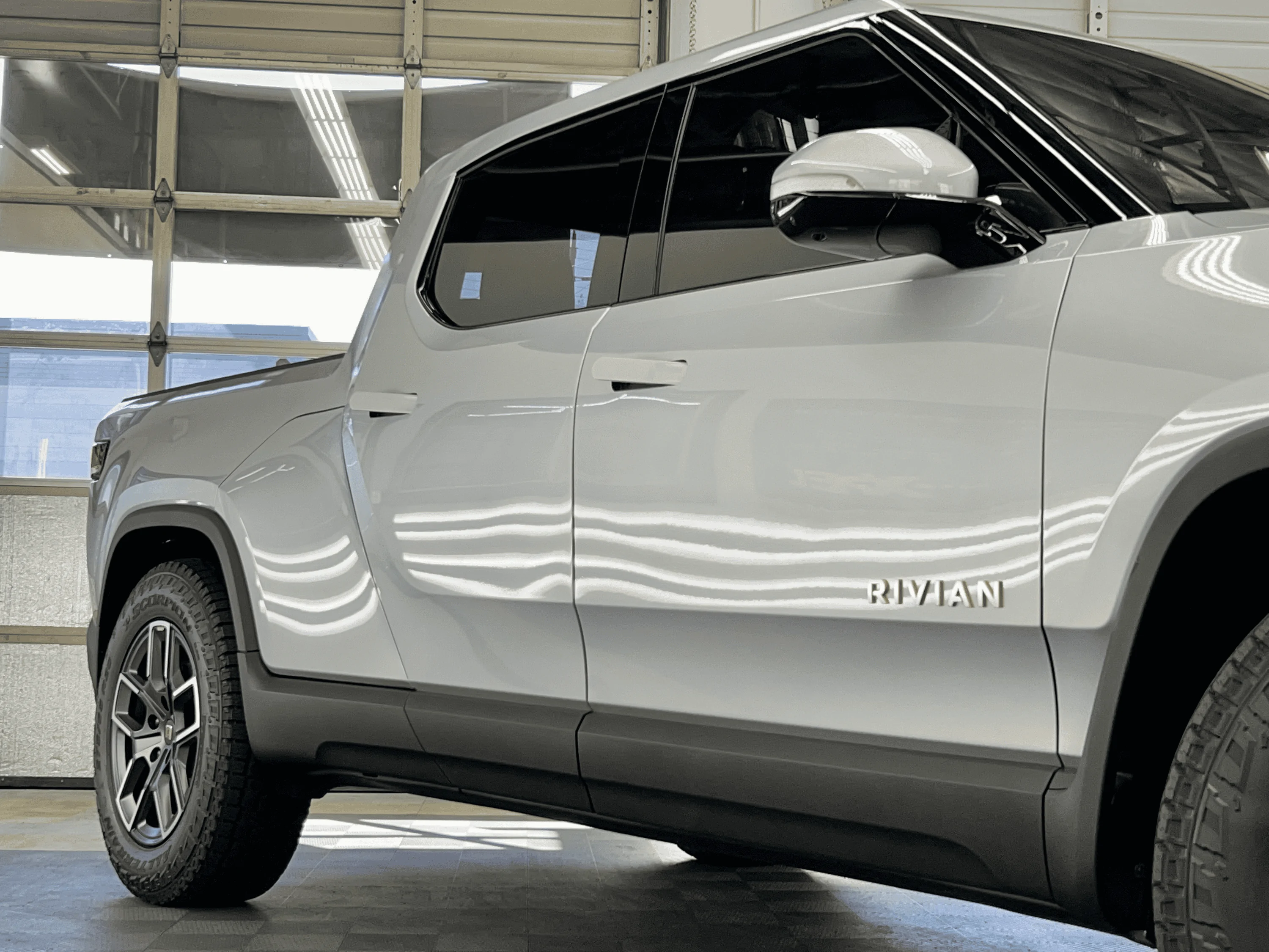 Rivian R1T R1S LA SILVER Rivian Photos tempImageMs5sef