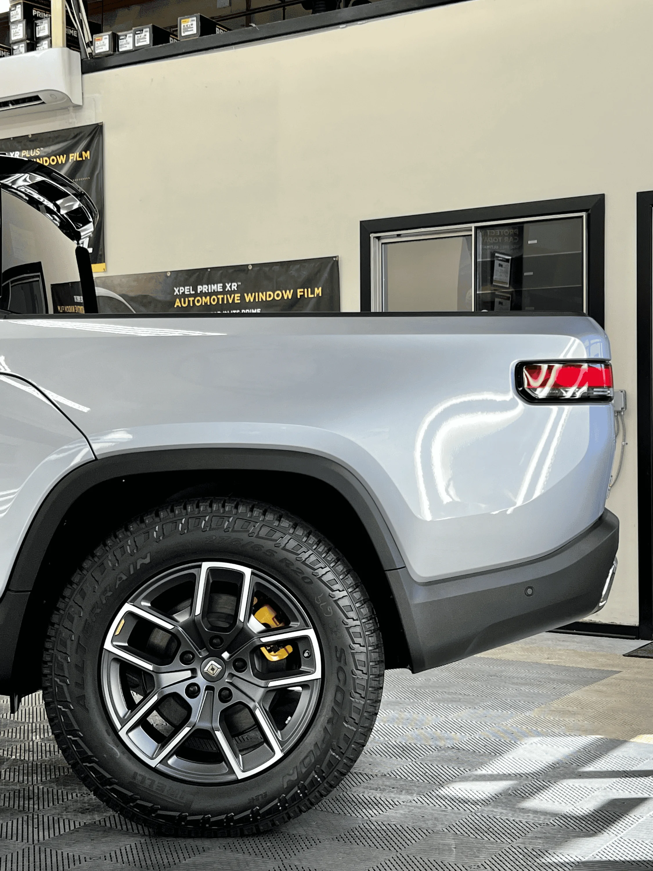 Rivian R1T R1S LA SILVER Rivian Photos tempImagebQKEht