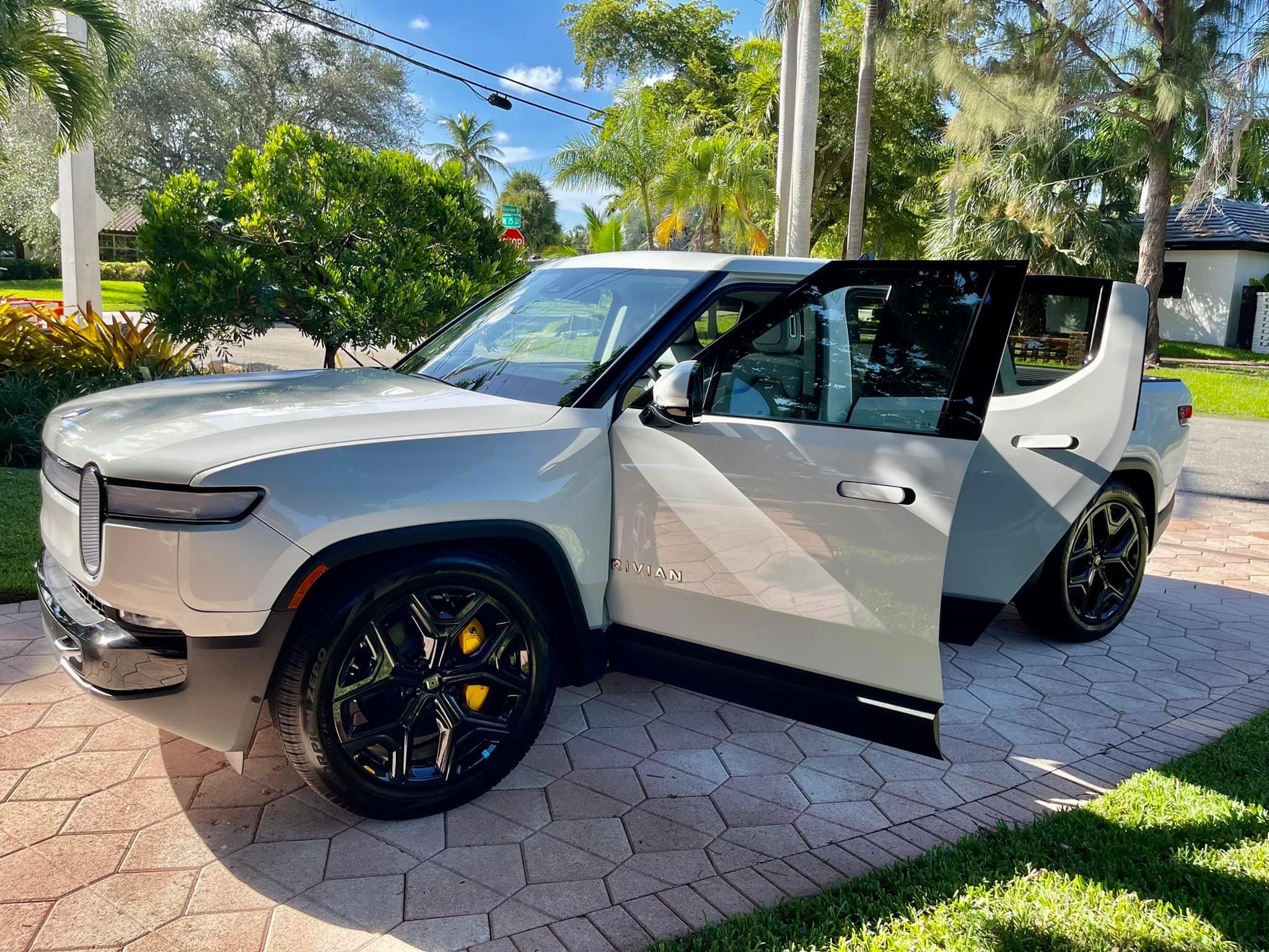Rivian R1T R1S OCEAN COAST Rivian Interior Photos 301633746_10160354755807500_8645145253357360915_n