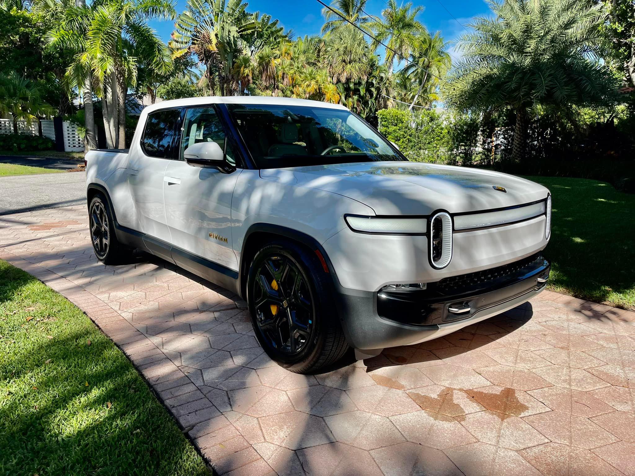 Rivian R1T R1S OCEAN COAST Rivian Interior Photos 302607673_10160354755672500_3106039340494630389_n