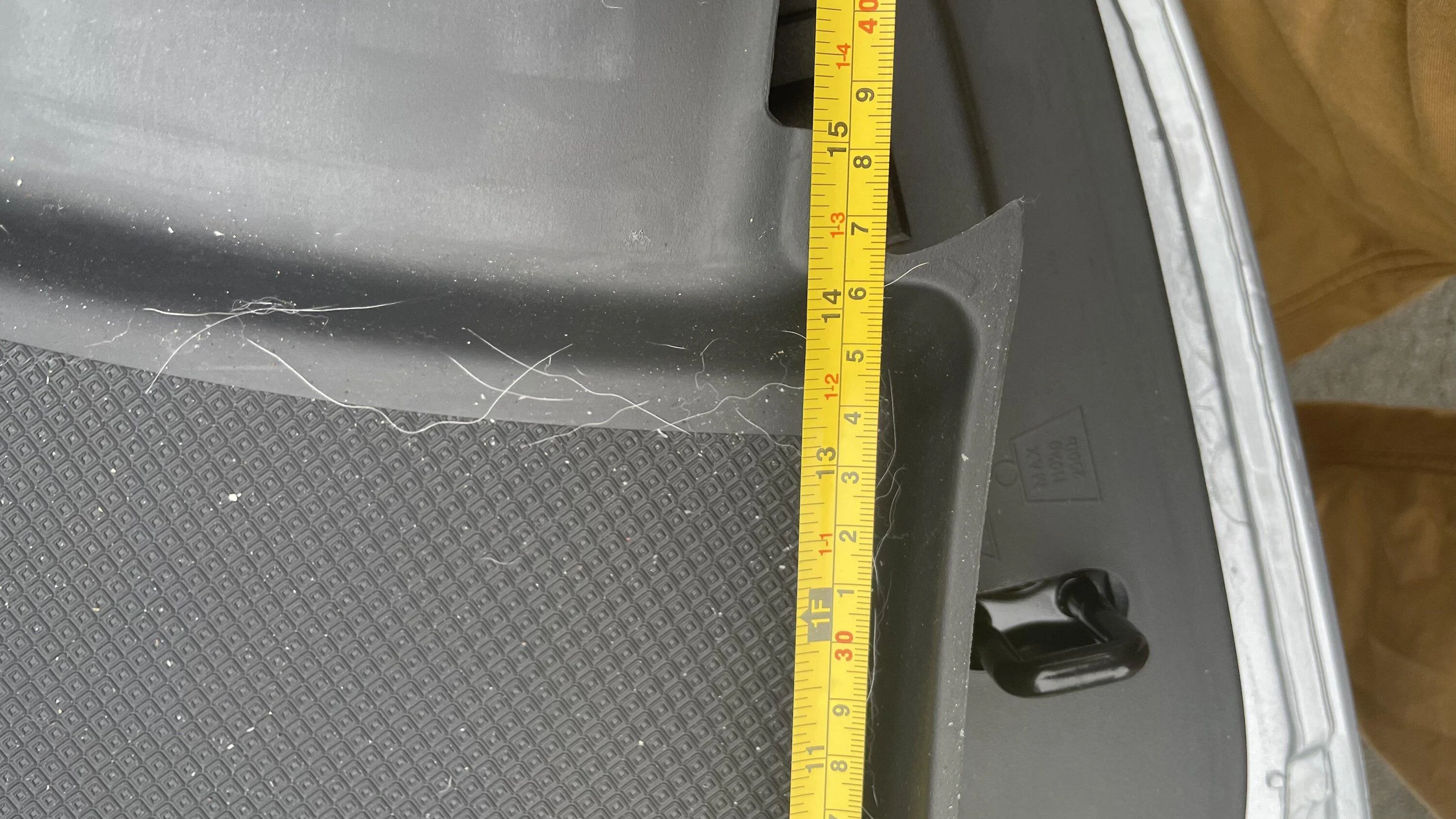 Rivian R1T R1S Dimensions of the floor tray for a cooler? 22C08256-1524-47C1-A99B-C9D49BD32258