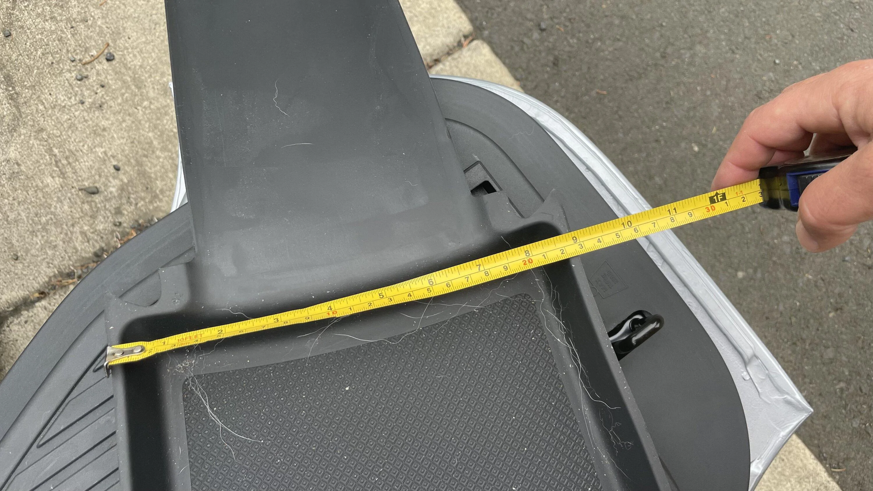 Rivian R1T R1S Dimensions of the floor tray for a cooler? 44FCD11A-F6EF-4BDD-983B-6138295EFD03