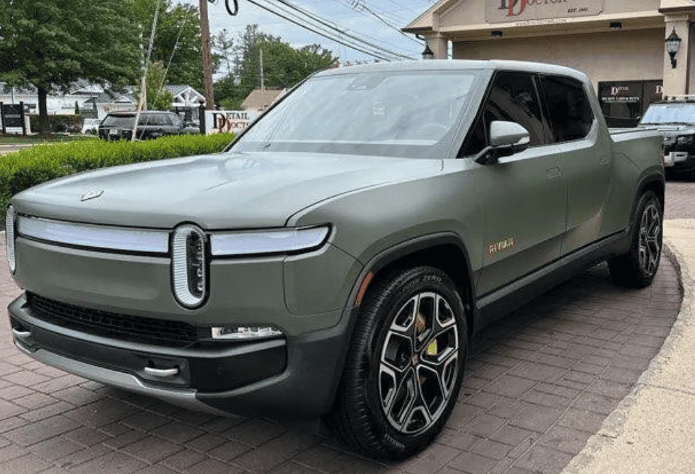 Rivian R1T R1S LAUNCH GREEN R1T Photos Screen Shot 2022-09-01 at 7.03.20 PM
