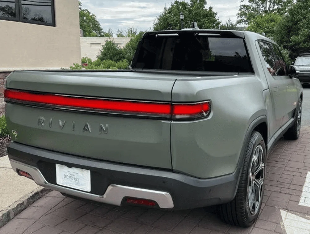 Rivian R1T R1S LAUNCH GREEN R1T Photos Screen Shot 2022-09-01 at 7.06.39 PM