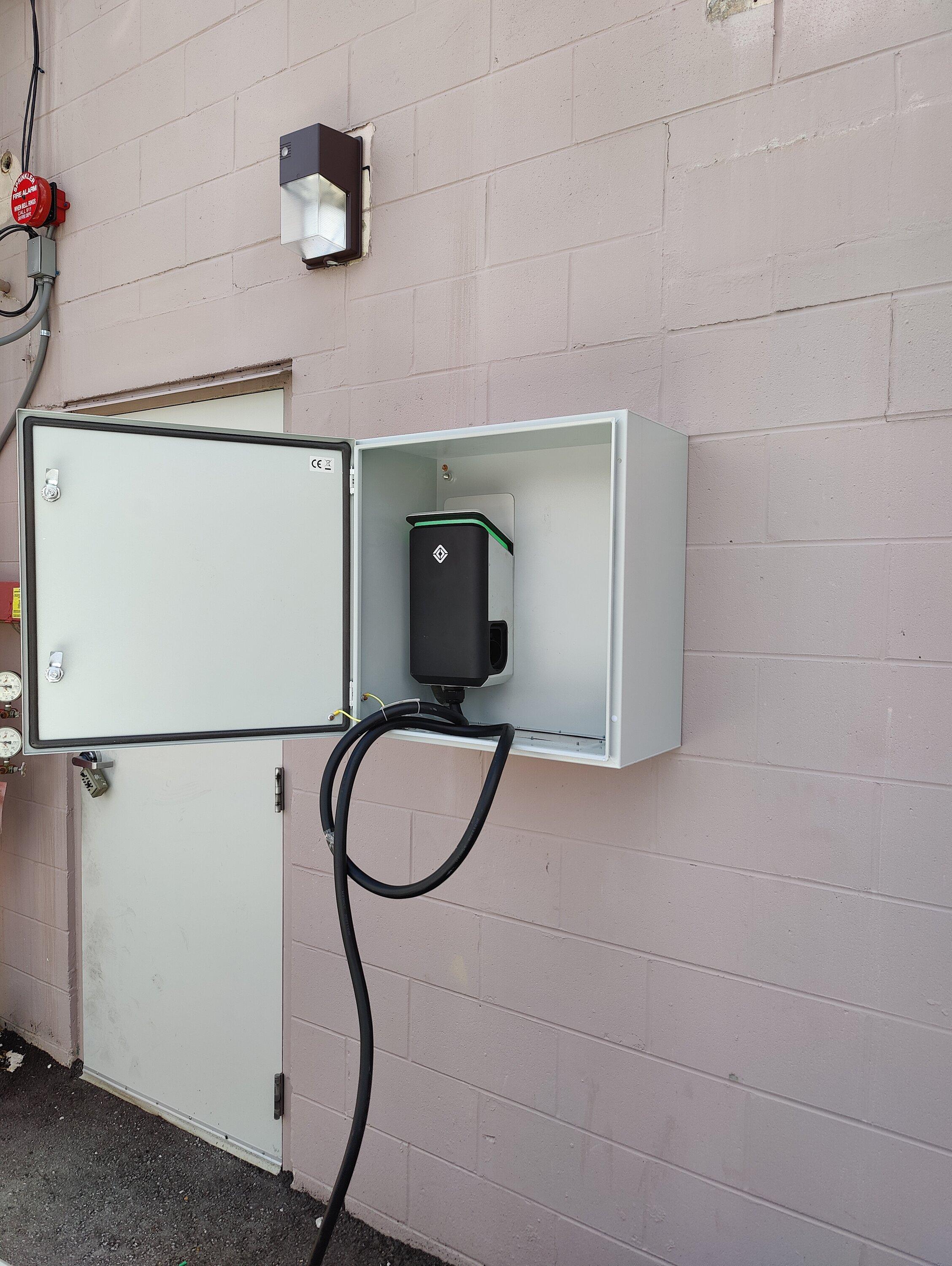 Rivian R1T R1S Show off your Level 2 Home Charger installs here IMG20220824143048