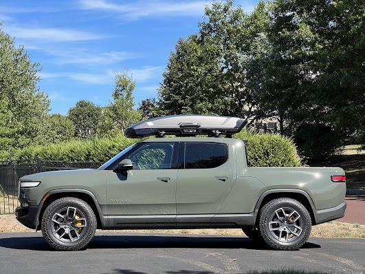 Rivian R1T R1S Yakima Skybox 21 - Will it fit on roof vector1