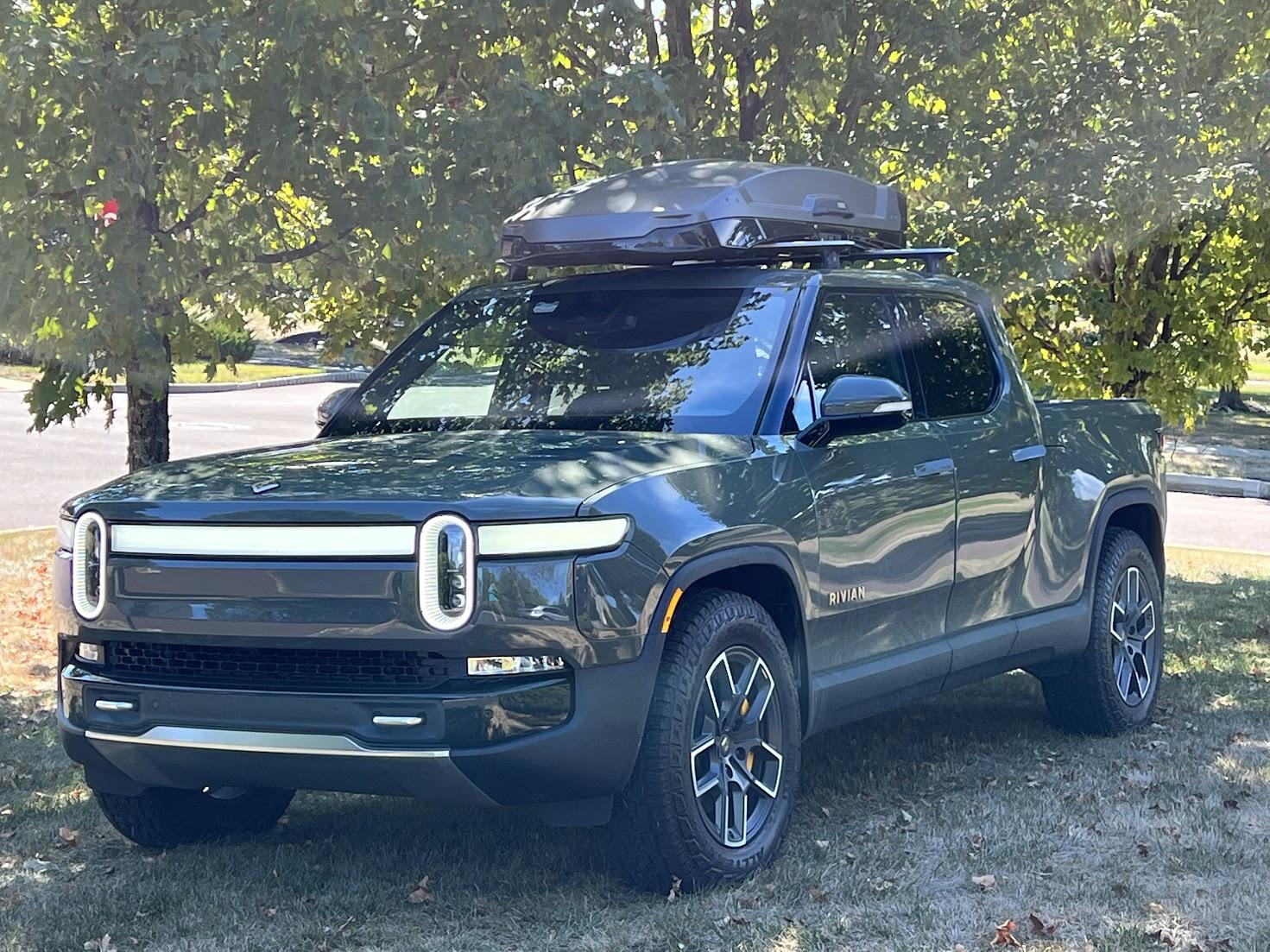 Rivian R1T R1S Yakima Skybox 21 - Will it fit on roof vecto 2