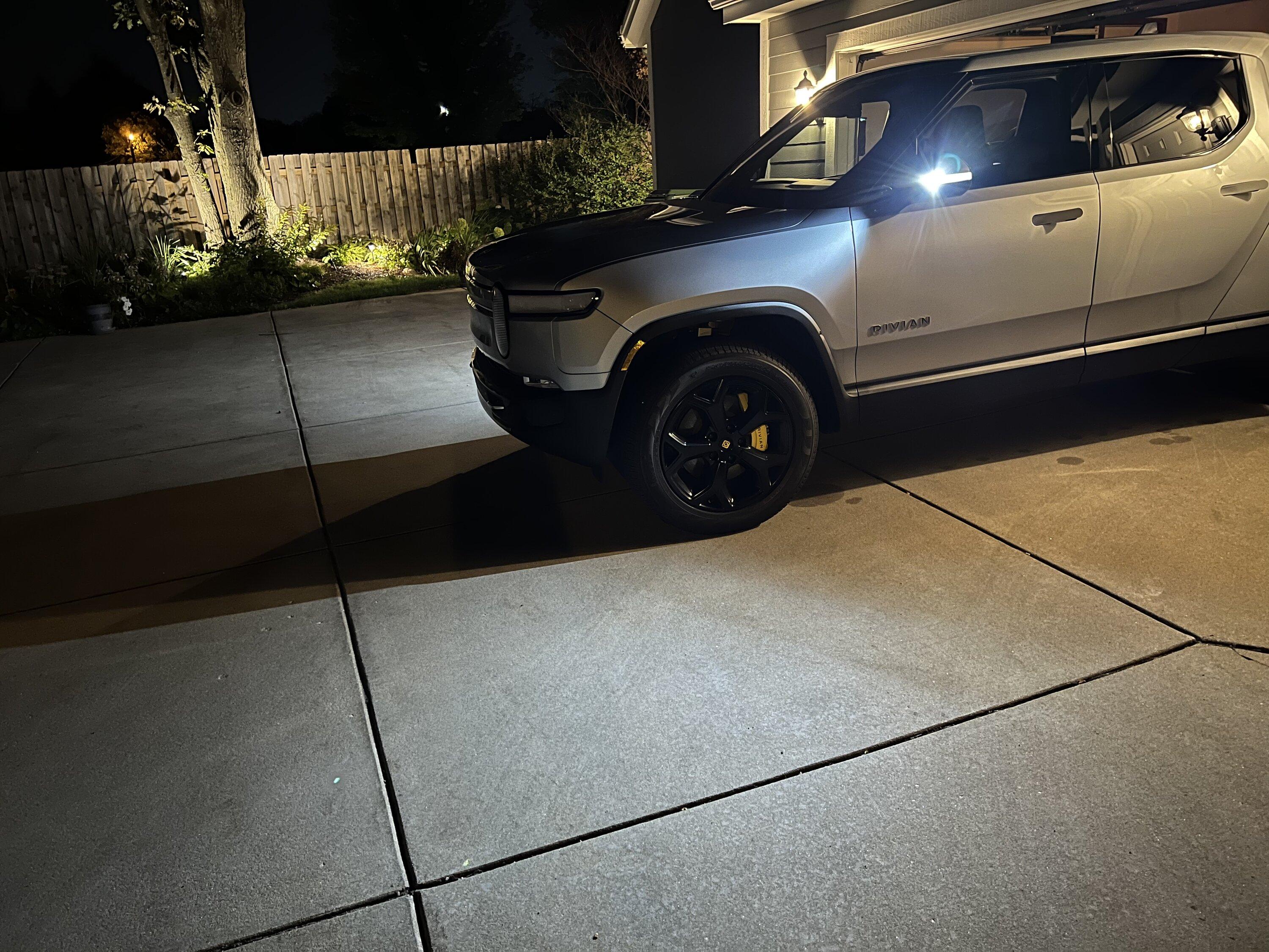 Rivian R1T R1S OTA 2022.31.5 software released publicly DB05BA97-BB47-4D34-9B29-46C1816CA918