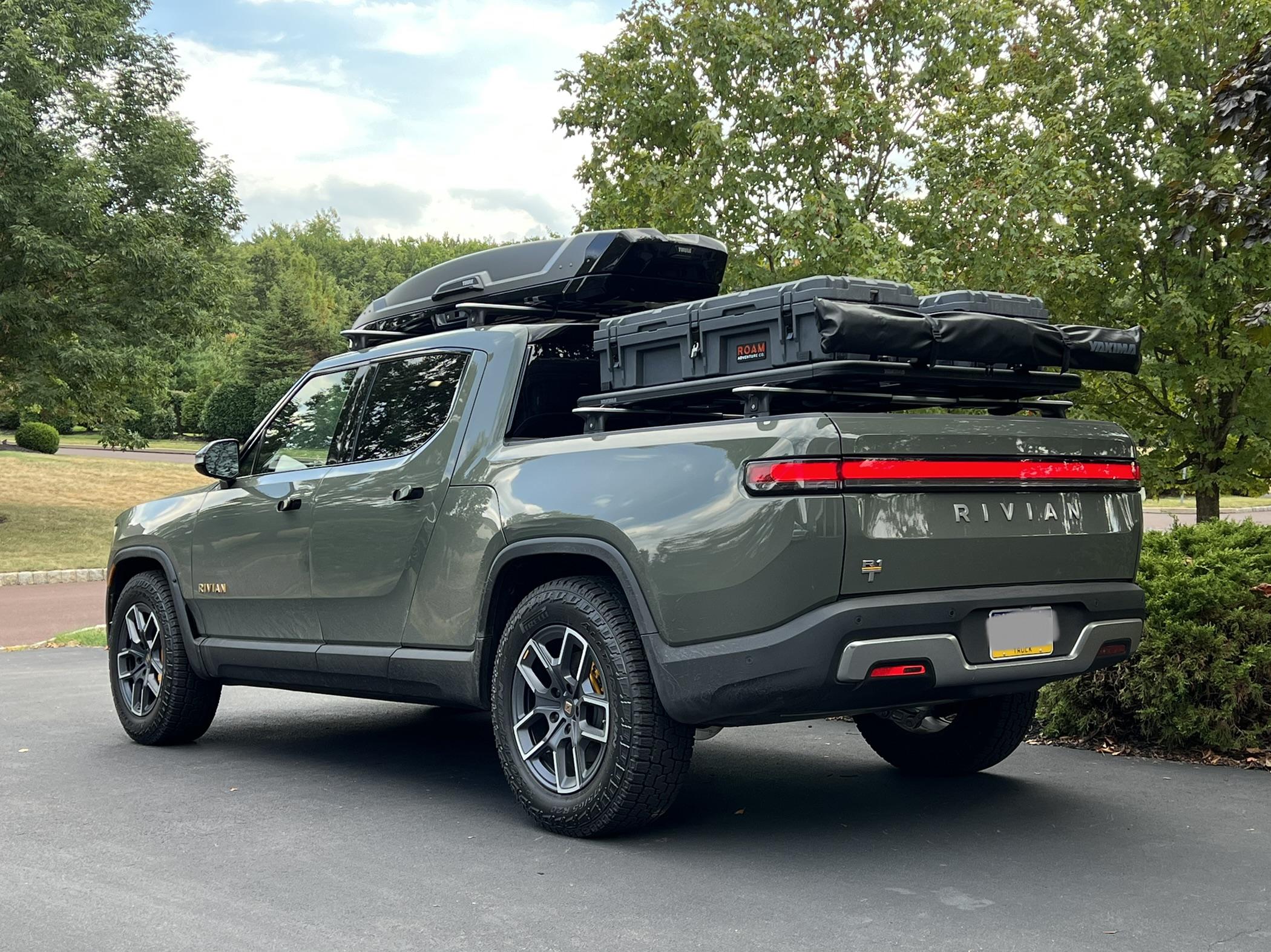 Rivian R1T R1S Yakima Skybox 21 - Will it fit on roof C8C2B756-EBA9-4162-B0C1-A59DDBABF3FD