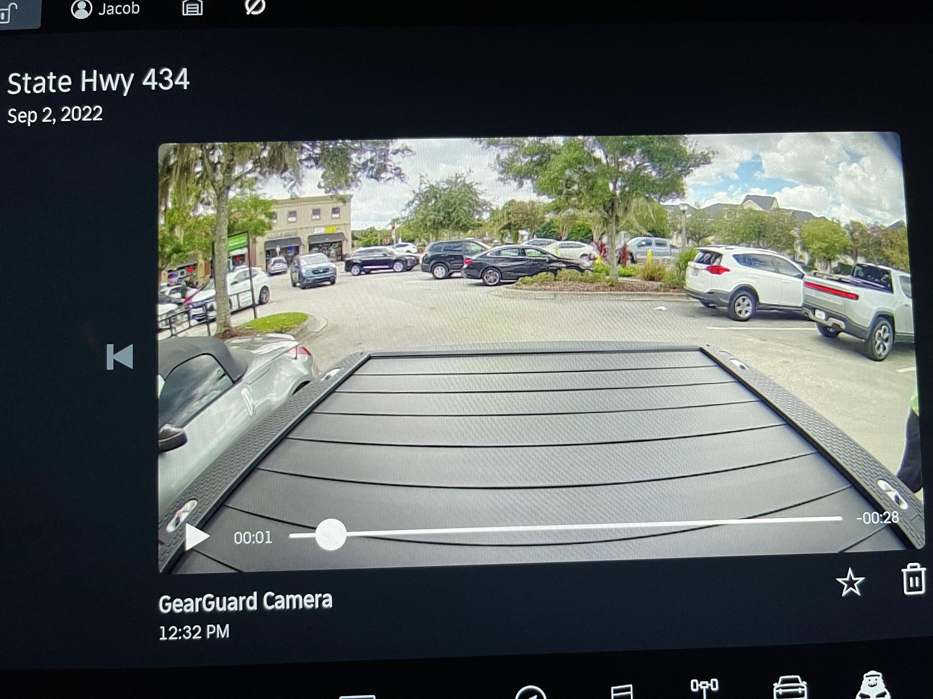 Rivian R1T R1S Trio of R1T’s at Publix on Friday D14DA9FB-AC16-4834-AC60-AE6197B7ADA9