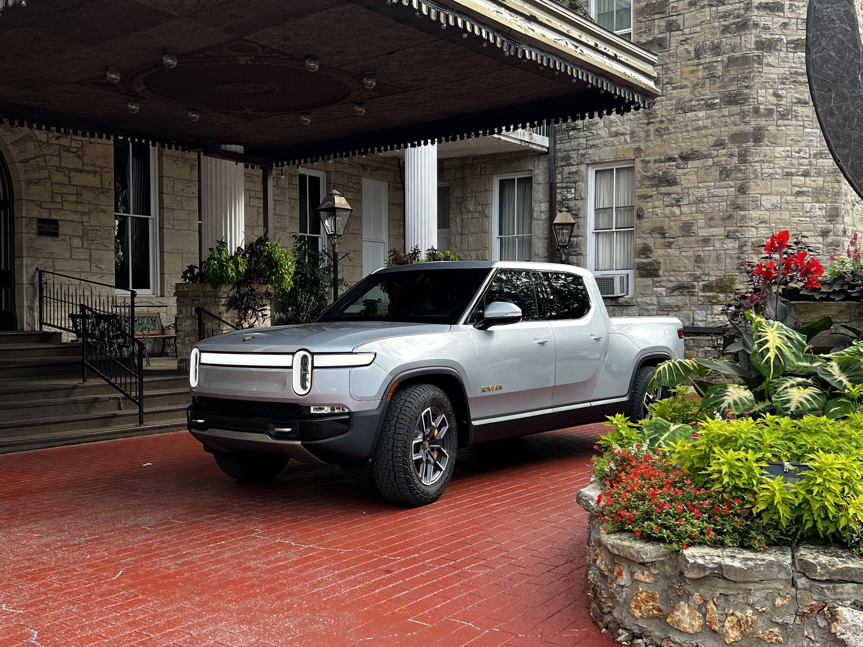 Rivian R1T R1S A bit of LA Silver Fall Preview F2D6938D-80FA-46C4-9941-619B29FA5893