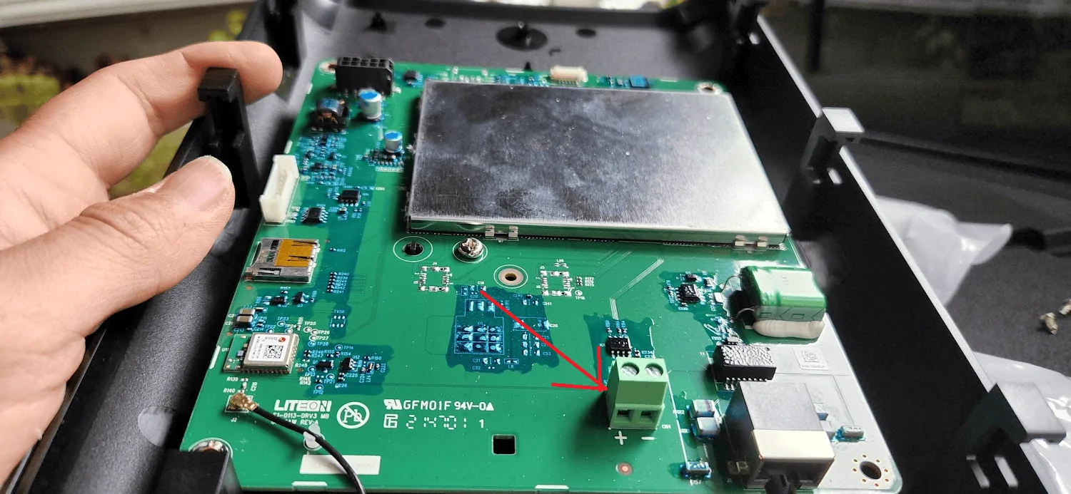 Rivian R1T R1S What is this 2 wire terminal for on the Rivian charger PCB? 1662442537696