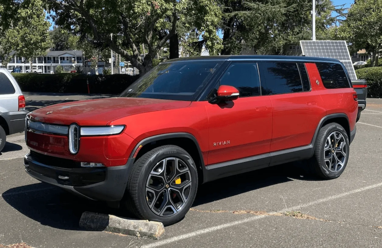 Rivian R1T R1S RED CANYON Rivian Photos Screen Shot 2022-09-04 at 10.19.10 PM