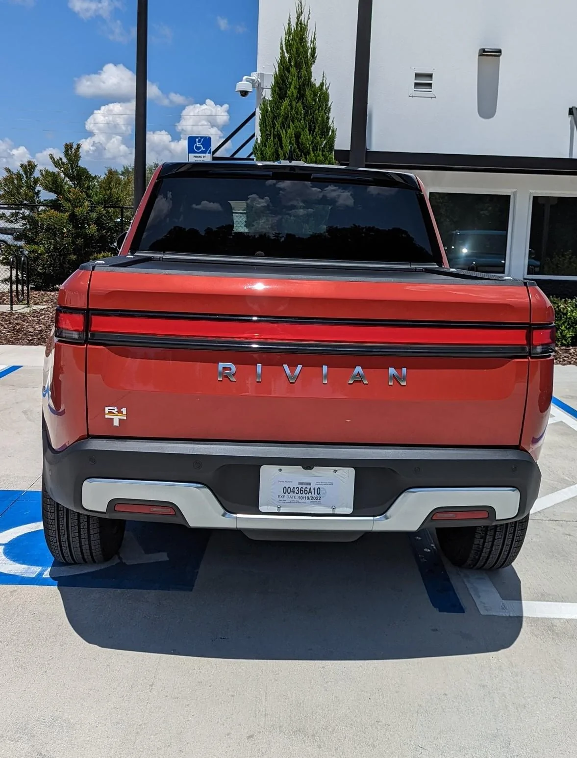Rivian R1T R1S RED CANYON Rivian Photos foto_no_exif