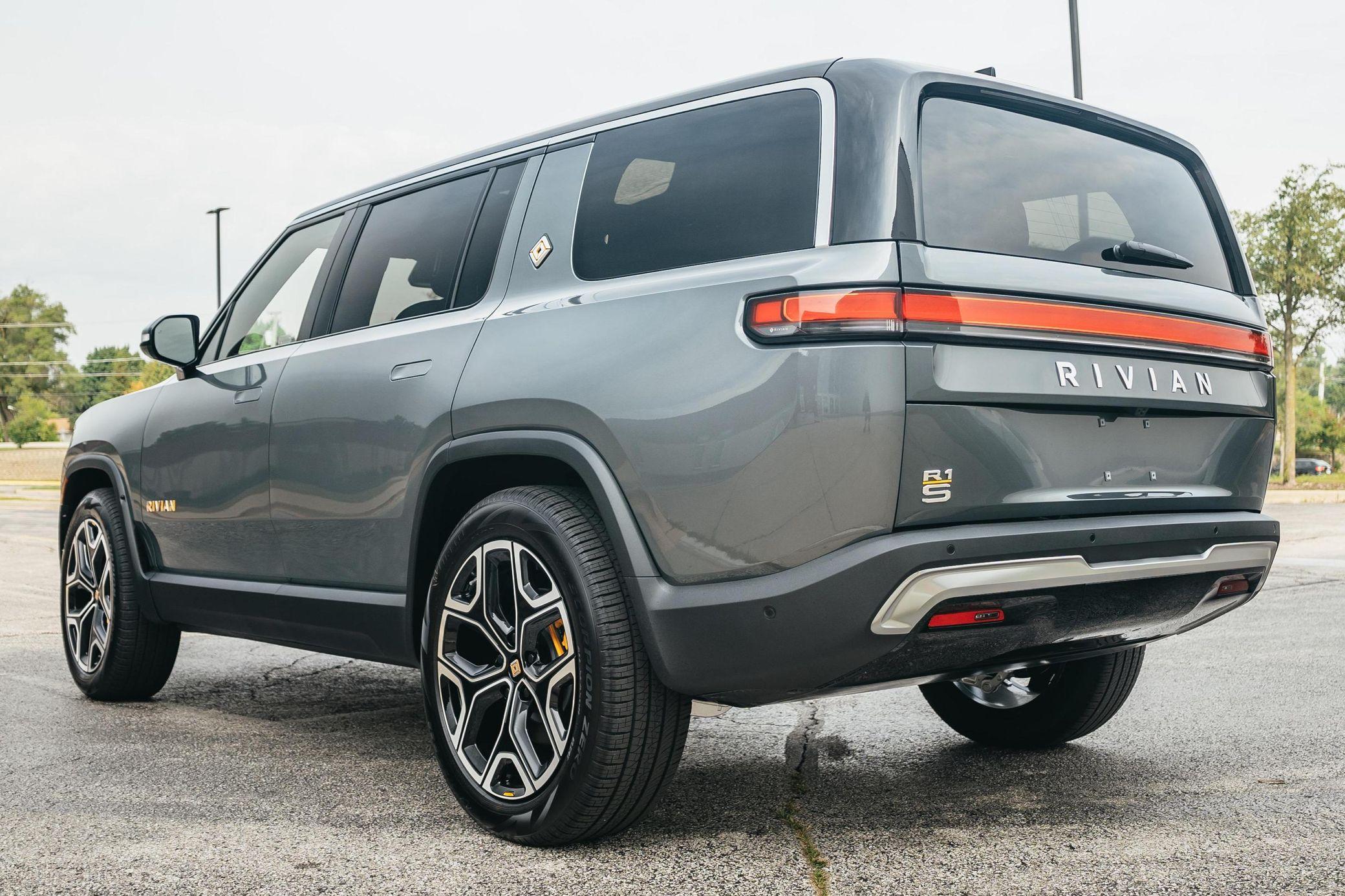 Rivian R1T R1S R1S Rear Underside Diffuser - Why Piano Black?!?! KP8AOLwa-6Um9w_Mn5V-(edit)
