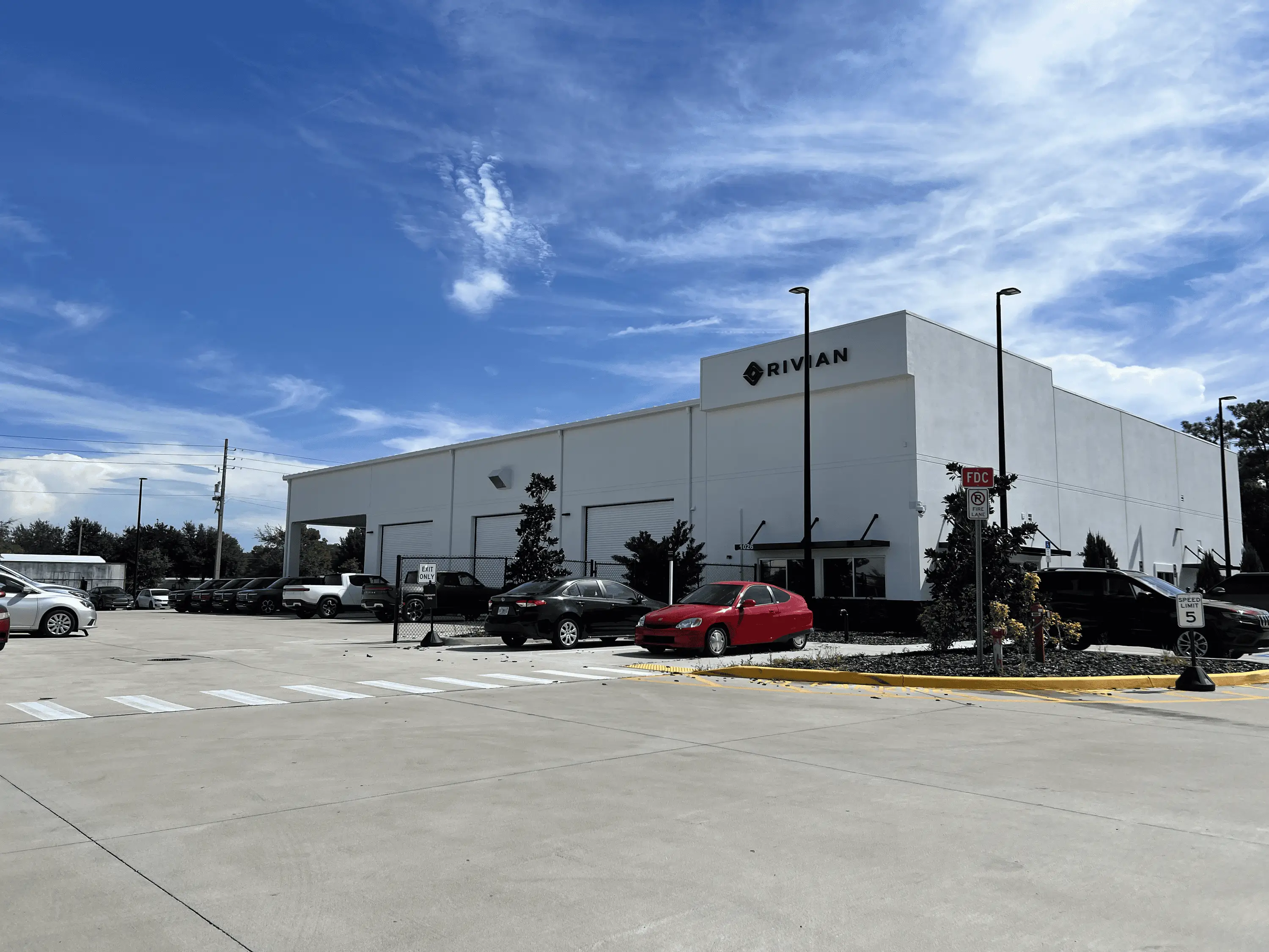 Rivian R1T R1S Florida Pre-orders tempImageldcNuH