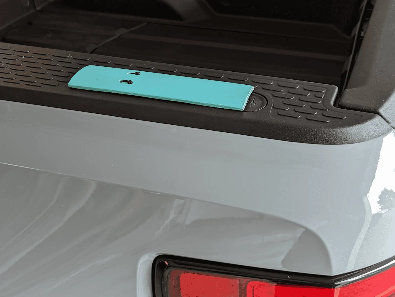 Rivian R1T R1S Tonneau cover issues 1662600180647