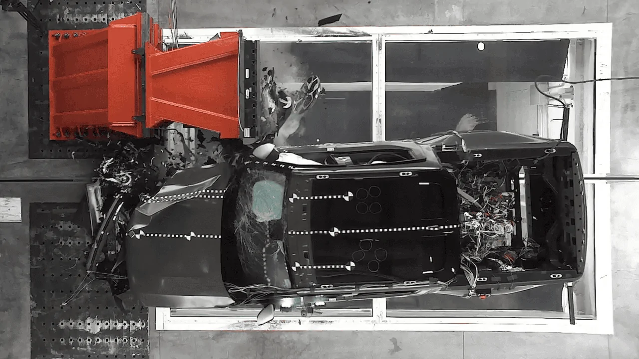 Rivian R1T R1S Rivian R1T crash test video, photos, analysis vlcsnap-2021-02-19-16h12m09s418