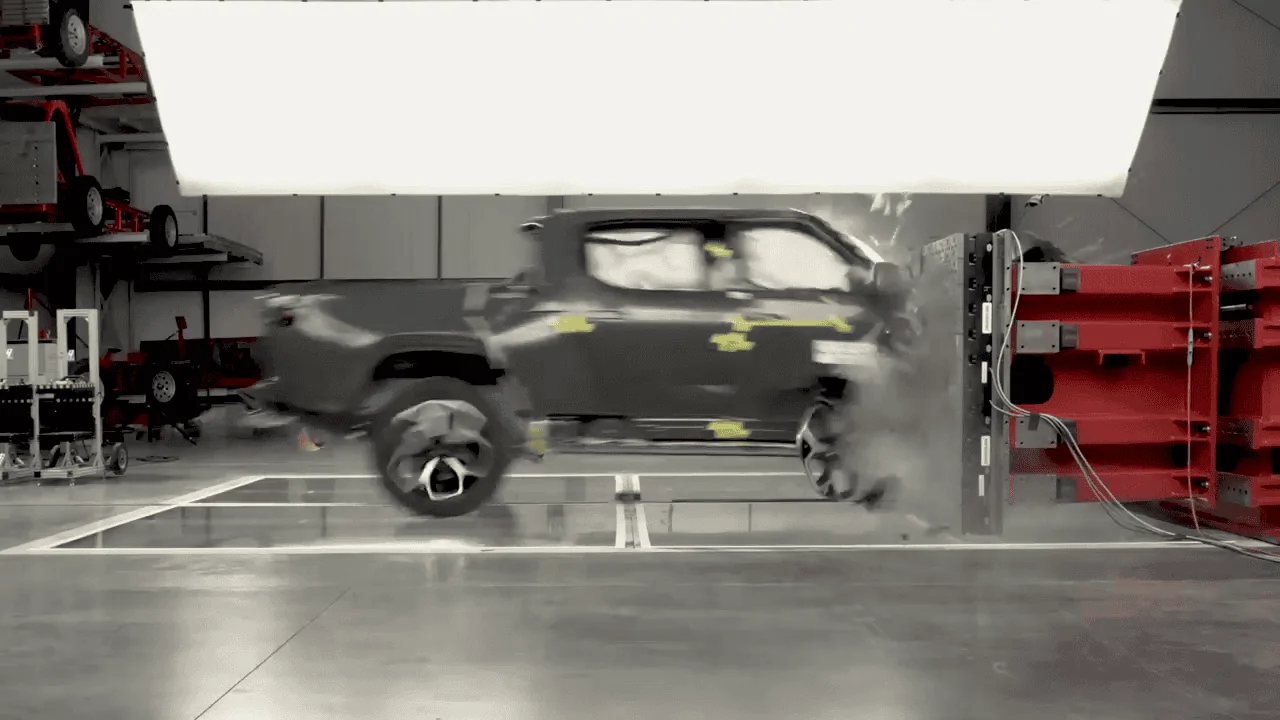 Rivian R1T R1S Rivian R1T crash test video, photos, analysis vlcsnap-2021-02-19-16h12m28s464-png