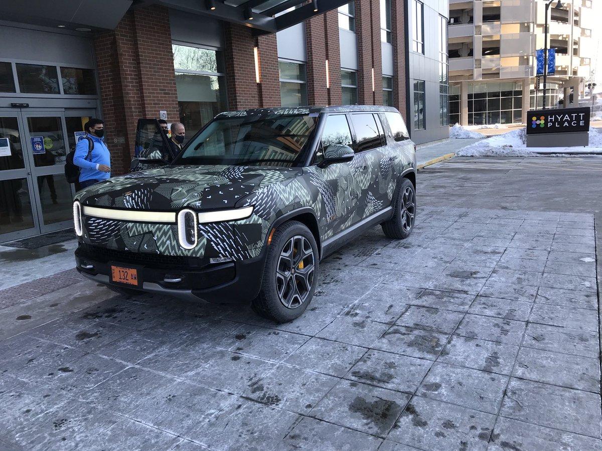 Rivian R1T R1S R1S Spotted Out Testing! EutGzHtWYA4uK-K